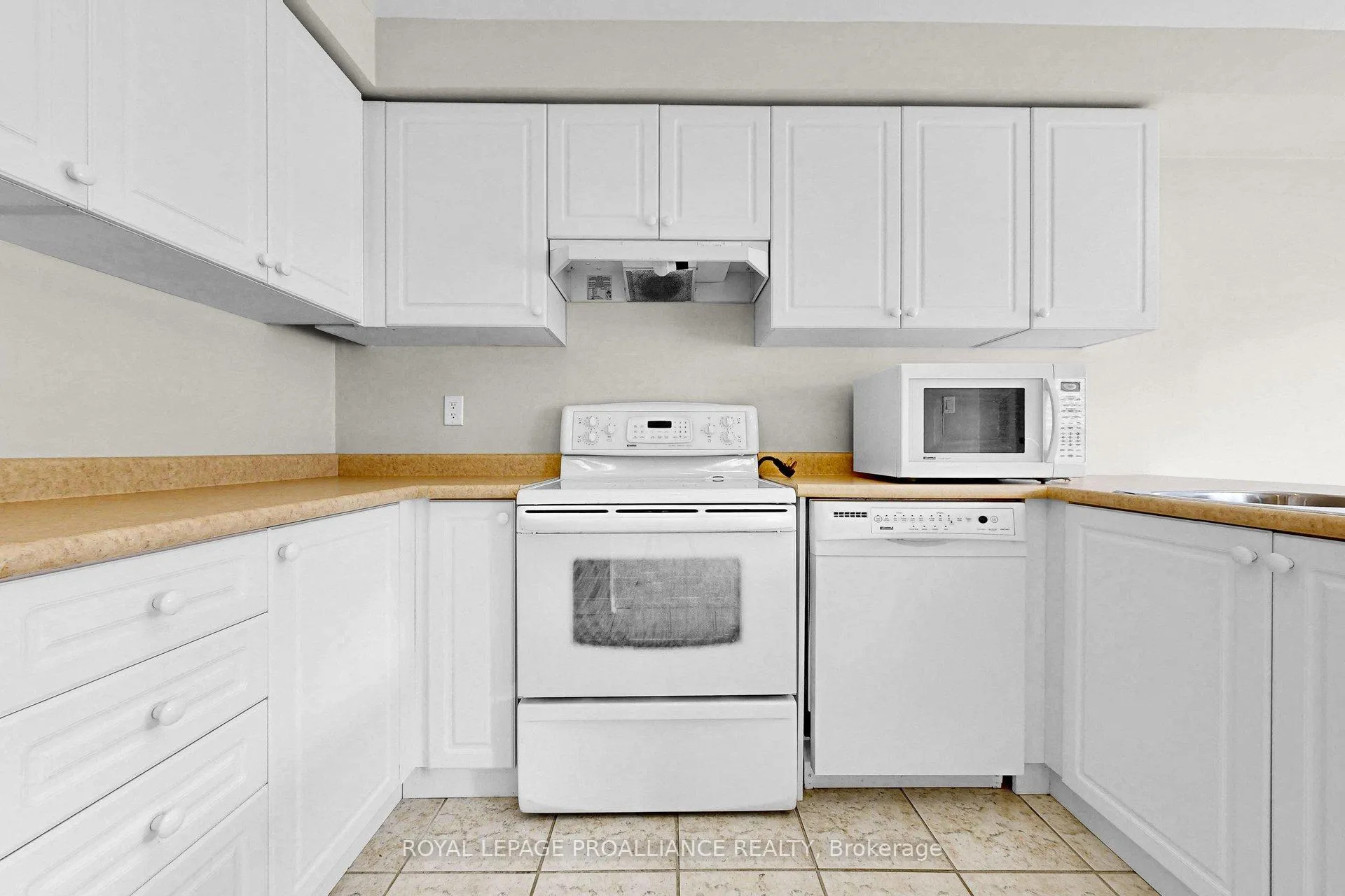 Photo 13 of 58 Coleridge Drive, Newmarket, Summerhill Estates — HOMEH