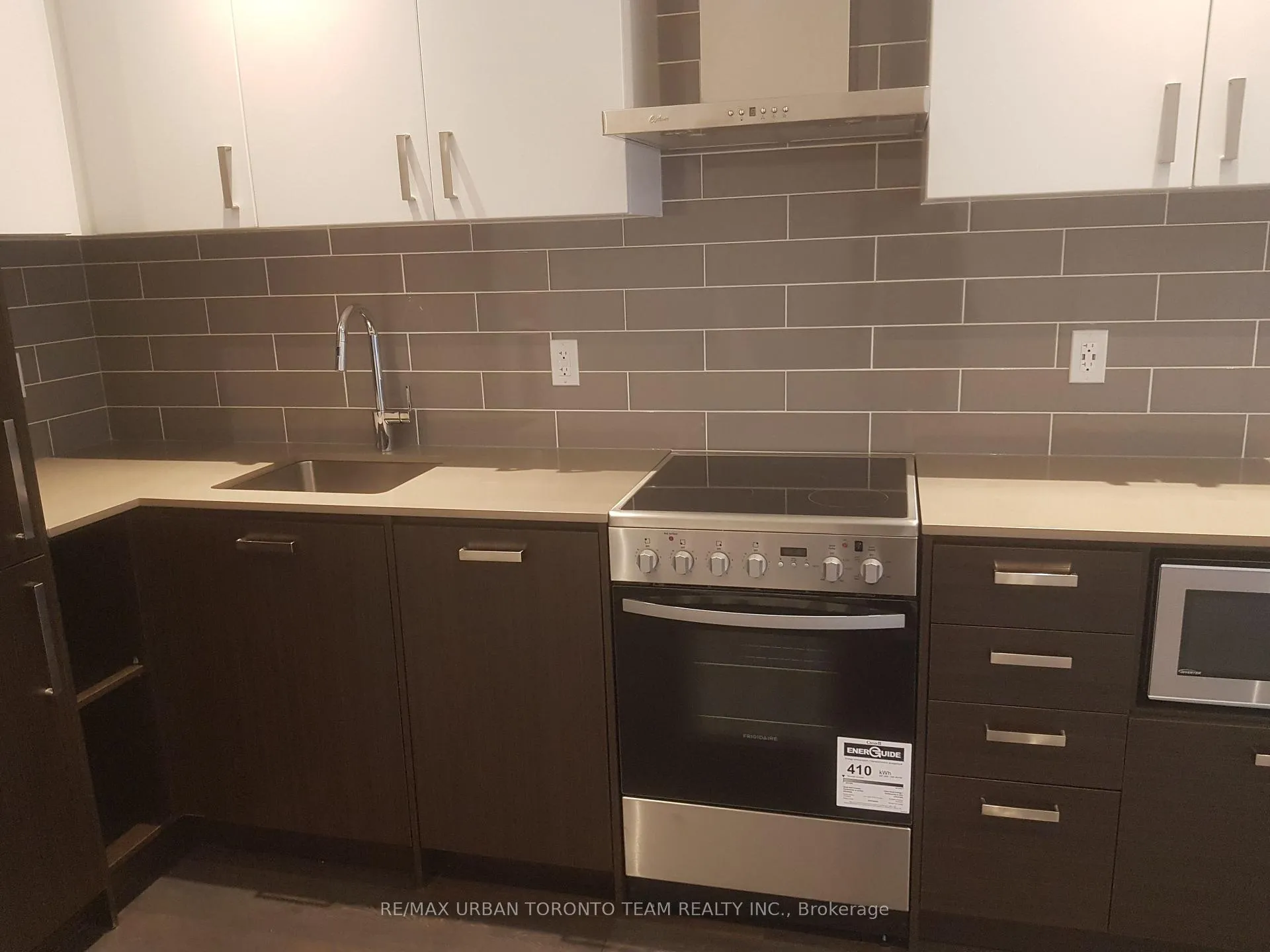 Photo 7 of Unit 202, 125 Redpath Avenue, Toronto, Mount Pleasant East — HOMEH
