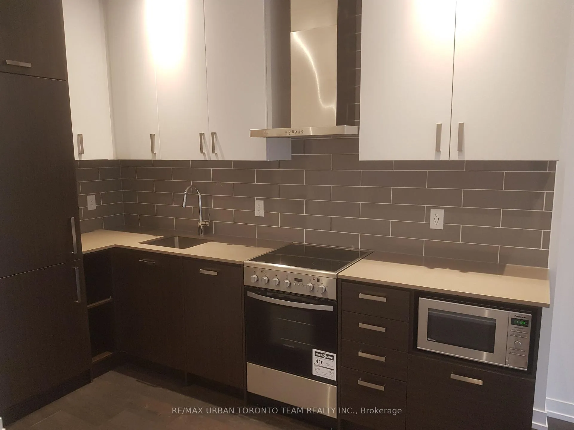 Photo 8 of Unit 202, 125 Redpath Avenue, Toronto, Mount Pleasant East — HOMEH