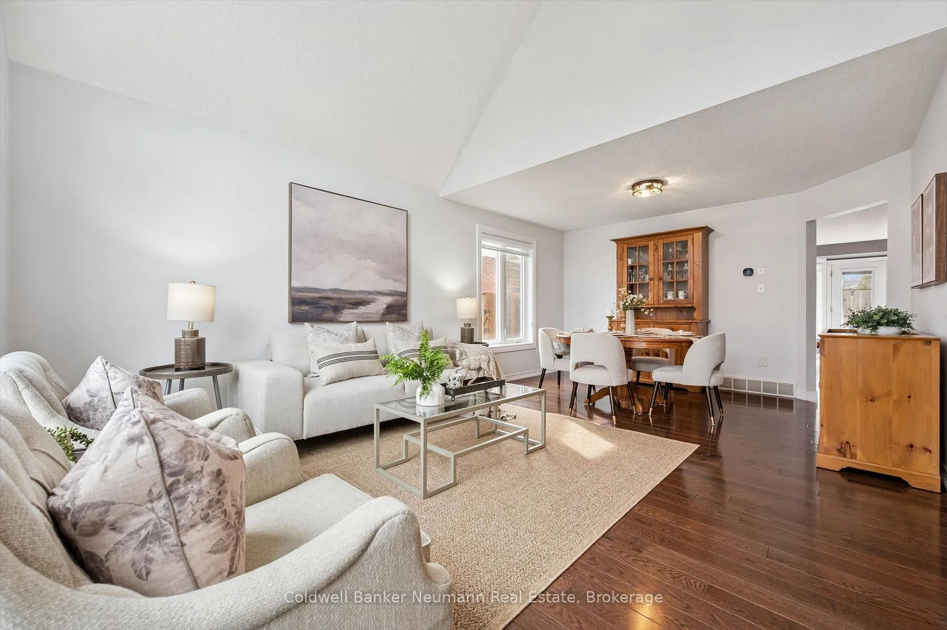 Photo 9 of 46 Sandpiper Drive, Guelph, Kortright Hills — HOMEH