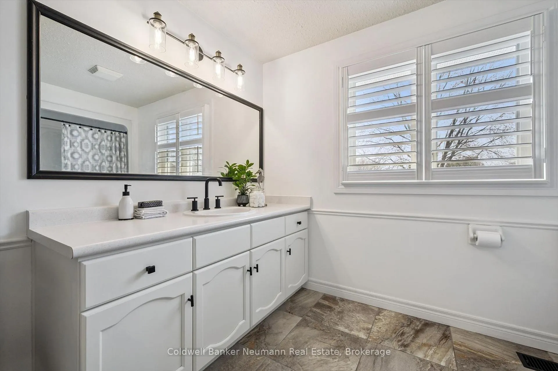 Photo 37 of 46 Sandpiper Drive, Guelph, Kortright Hills — HOMEH