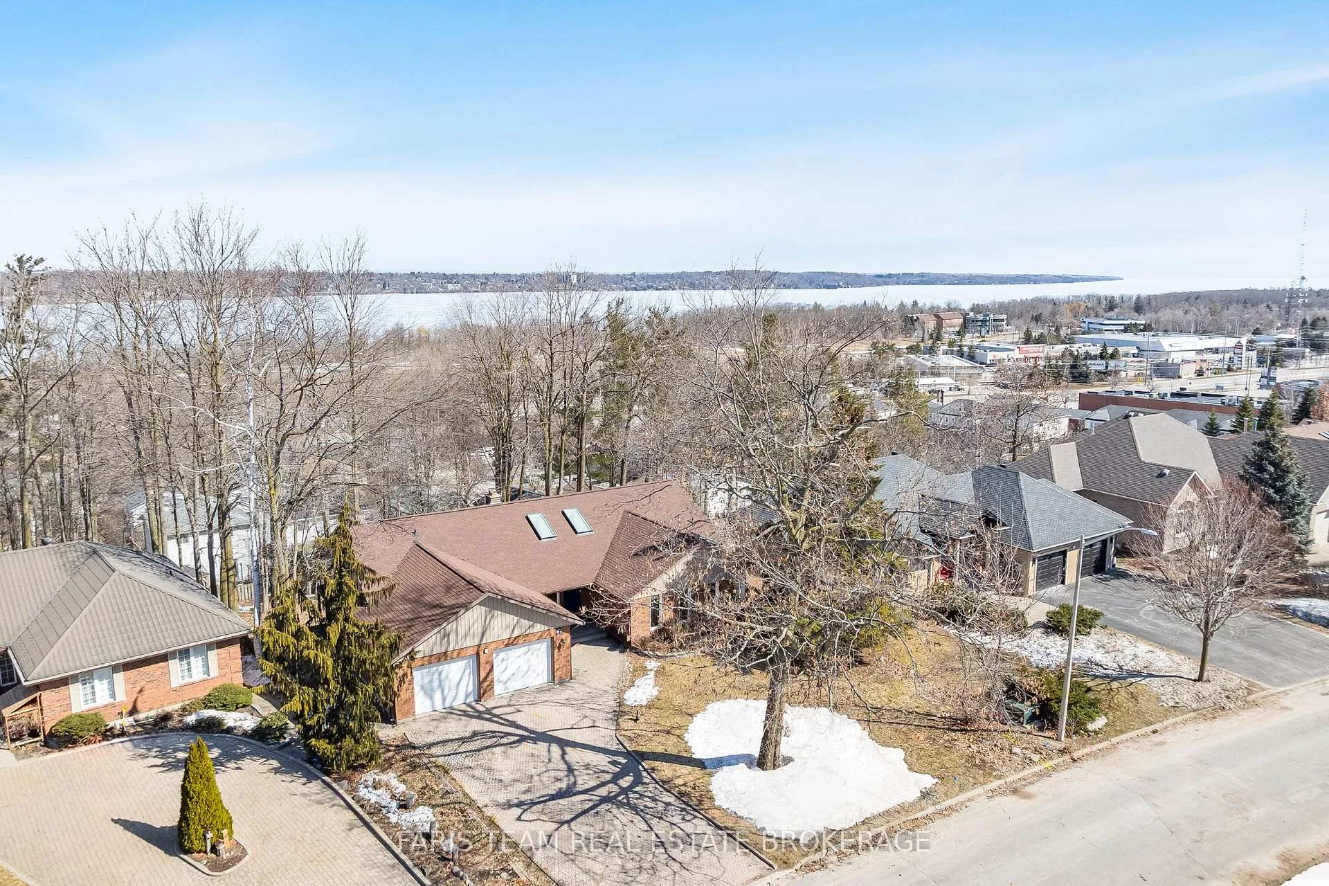Photo 2 of 62 Woodcrest Road, Barrie, Allandale Heights — HOMEH