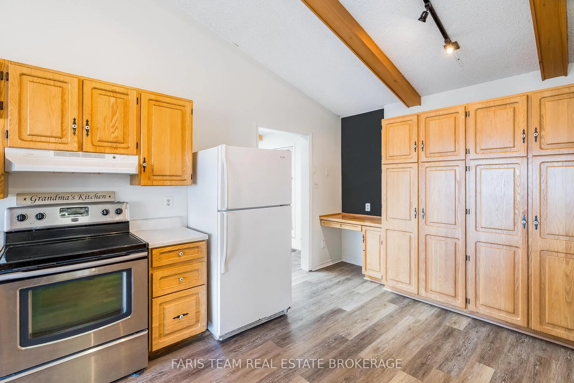 Photo 7 of 62 Woodcrest Road, Barrie, Allandale Heights — HOMEH
