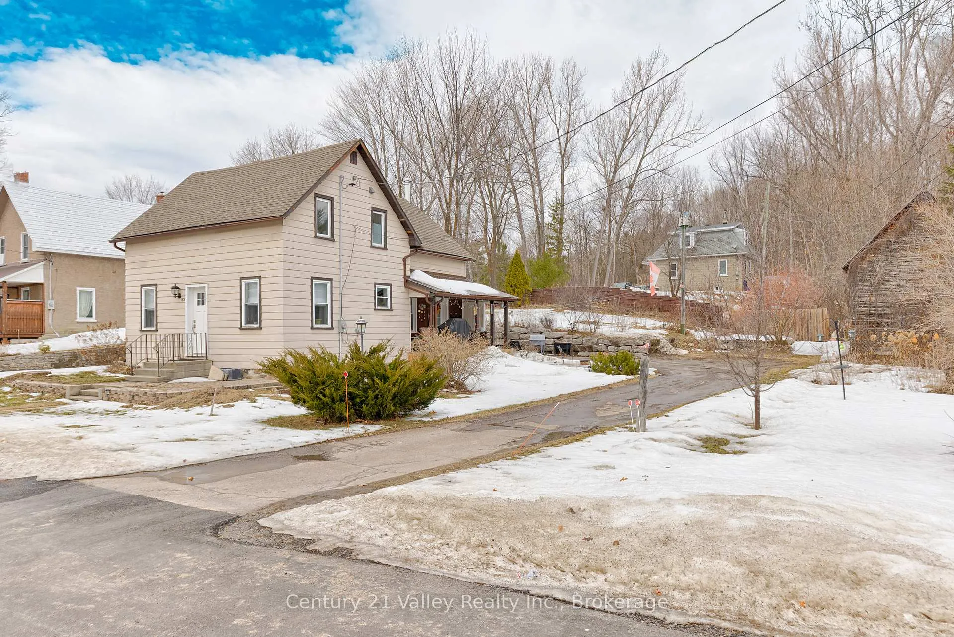 Photo 1 of 82 Bonnechere Street E, Bonnechere Valley, Eganville/Bonnechere Twp — HOMEH