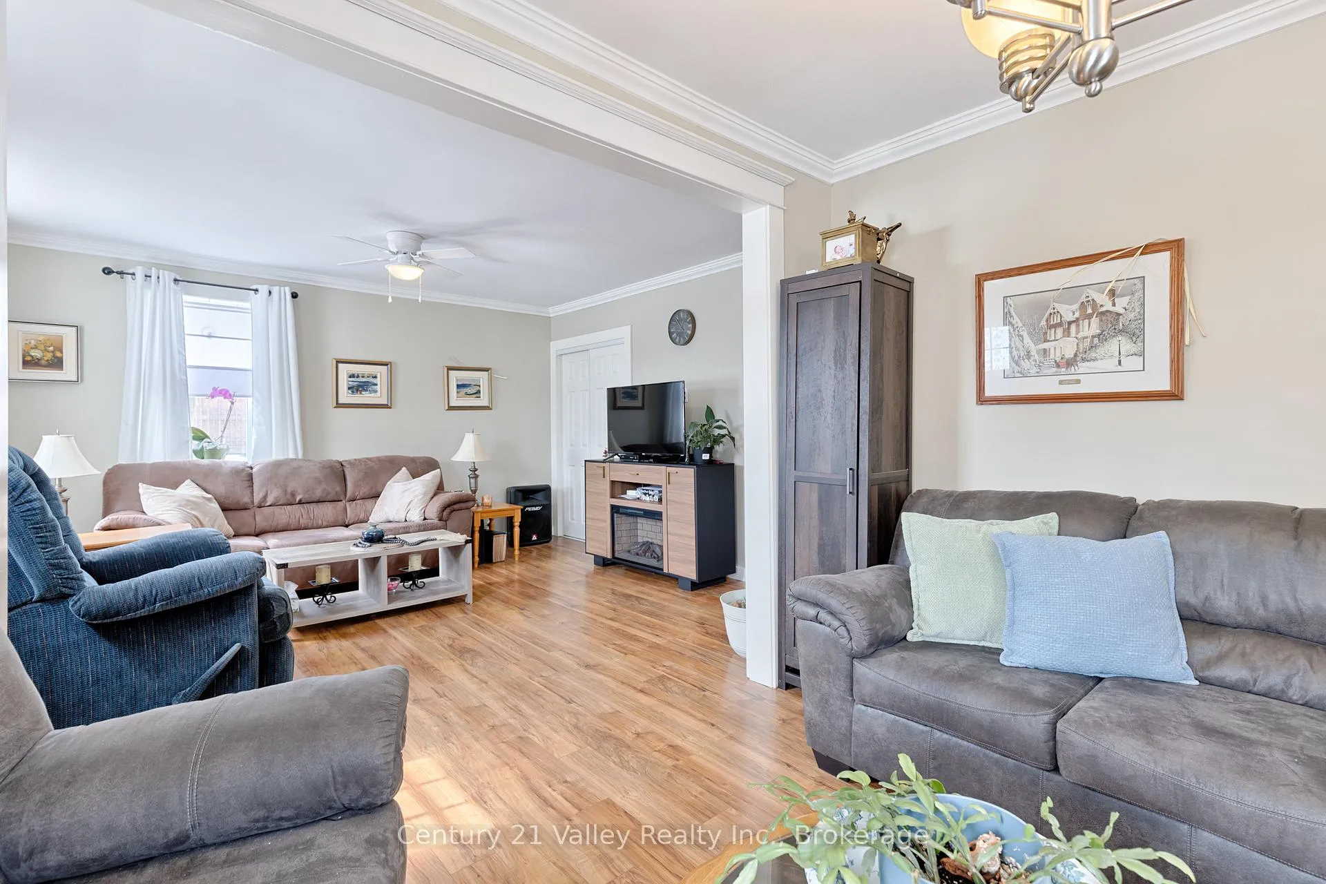 Photo 8 of 82 Bonnechere Street E, Bonnechere Valley, Eganville/Bonnechere Twp — HOMEH