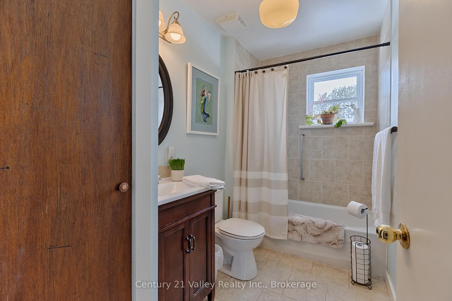 Photo 11 of 82 Bonnechere Street E, Bonnechere Valley, Eganville/Bonnechere Twp — HOMEH
