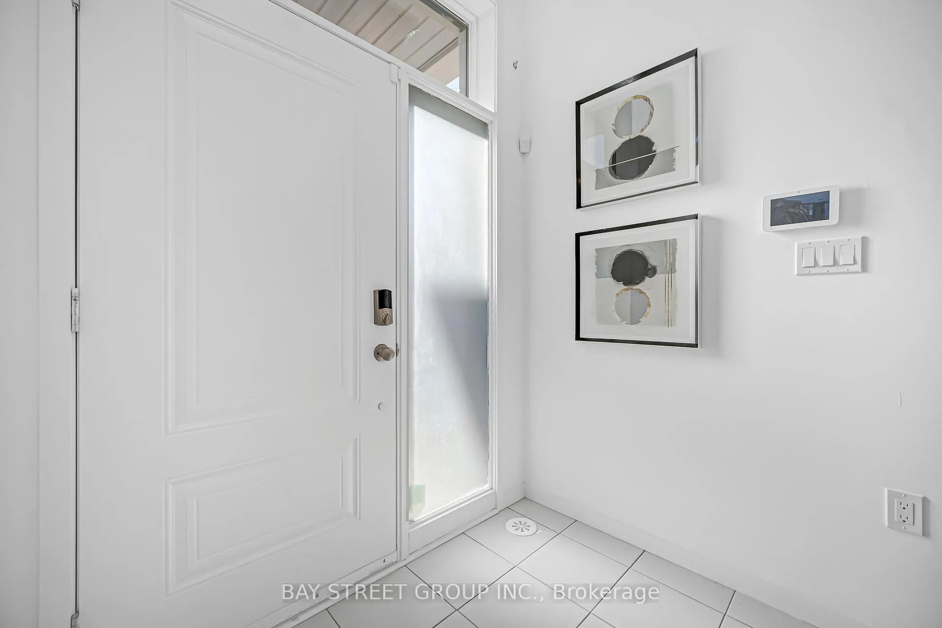 Photo 2 of 27 Armillo Place, Markham, Wismer — HOMEH