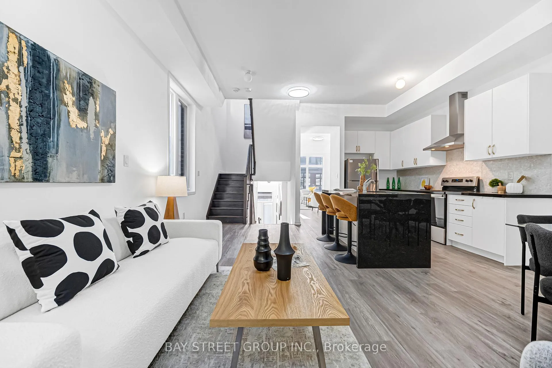 Photo 5 of 27 Armillo Place, Markham, Wismer — HOMEH