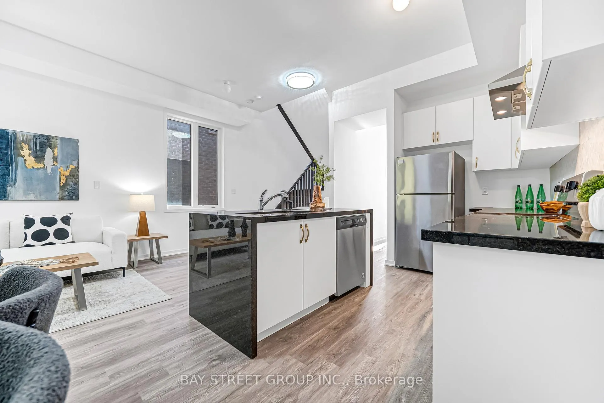 Photo 9 of 27 Armillo Place, Markham, Wismer — HOMEH