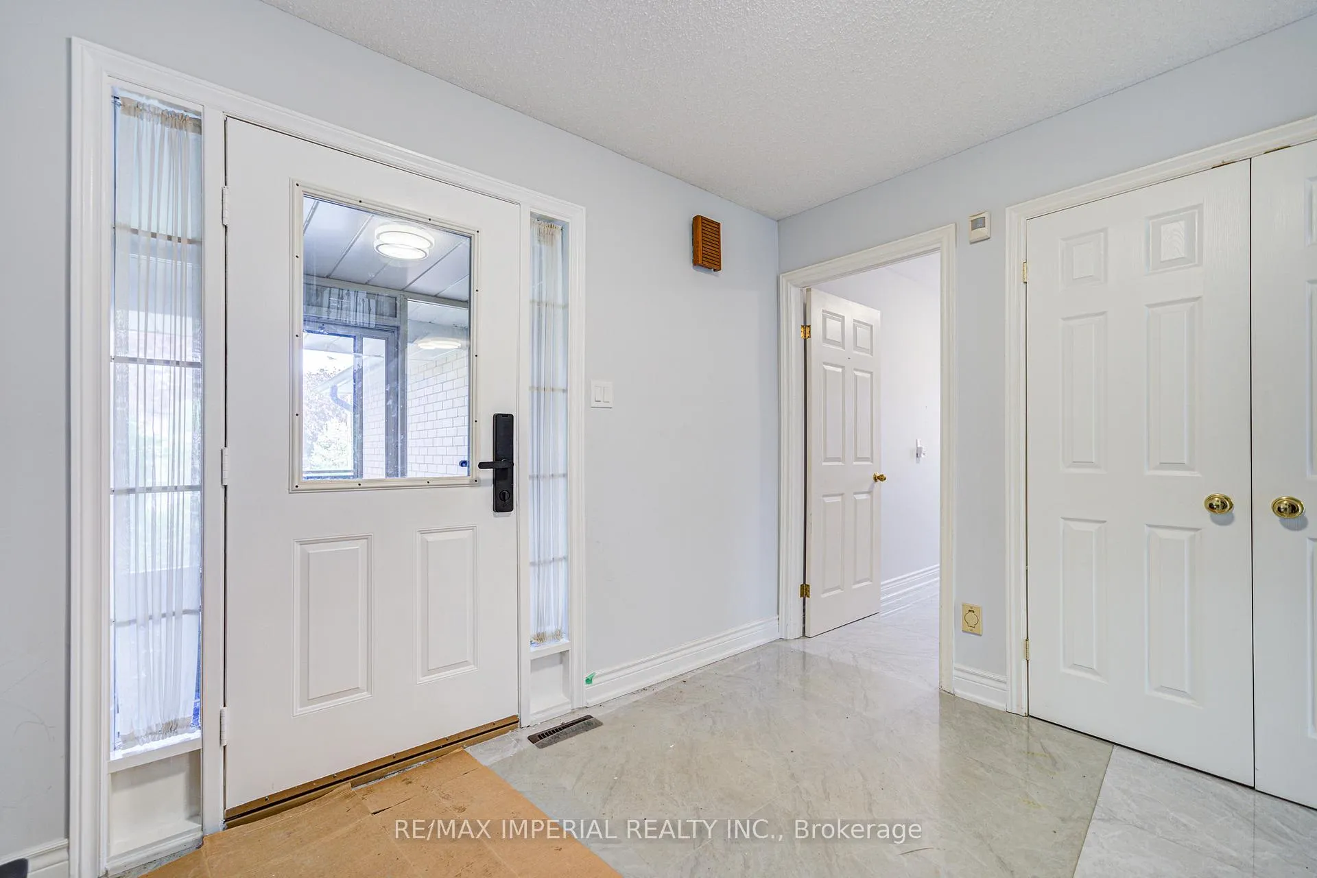 Photo 5 of Unit B-1, 36 Marlena Drive, Scarborough, West Hill — HOMEH