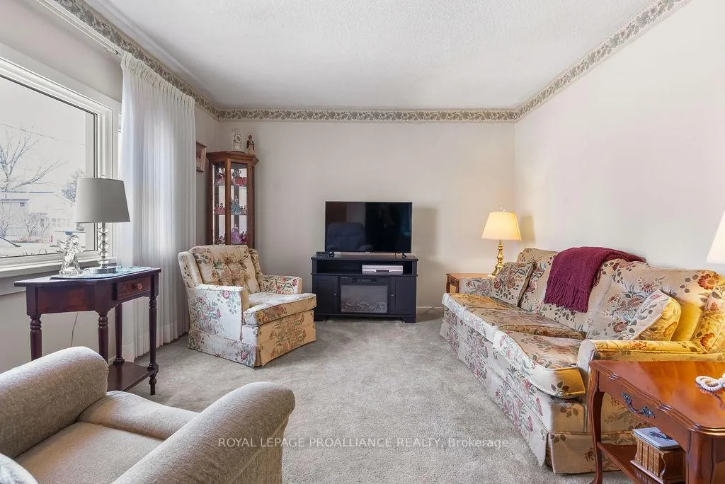 Photo 5 of 19 Orchard Drive, Belleville, Belleville Ward — HOMEH