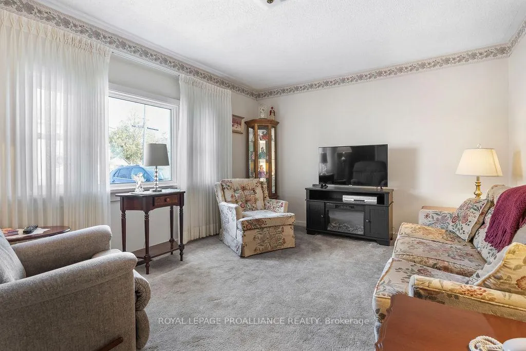 Photo 6 of 19 Orchard Drive, Belleville, Belleville Ward — HOMEH