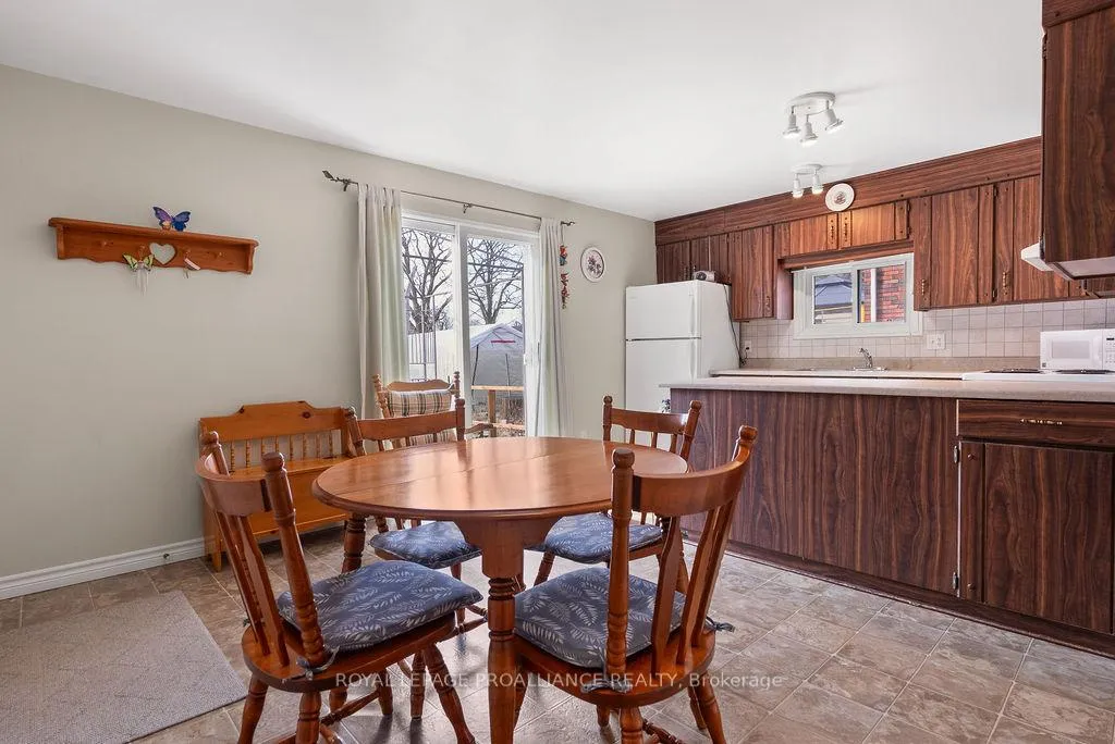 Photo 10 of 19 Orchard Drive, Belleville, Belleville Ward — HOMEH