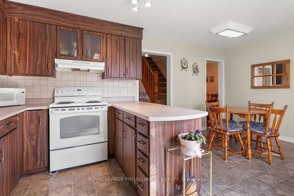 Photo 12 of 19 Orchard Drive, Belleville, Belleville Ward — HOMEH
