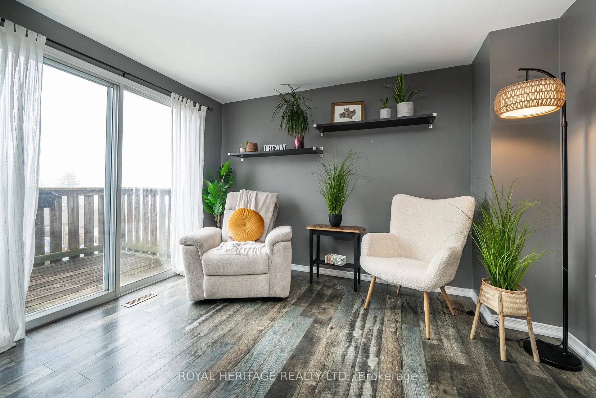 Photo 11 of 49 Browning Trail, Barrie, Letitia Heights — HOMEH