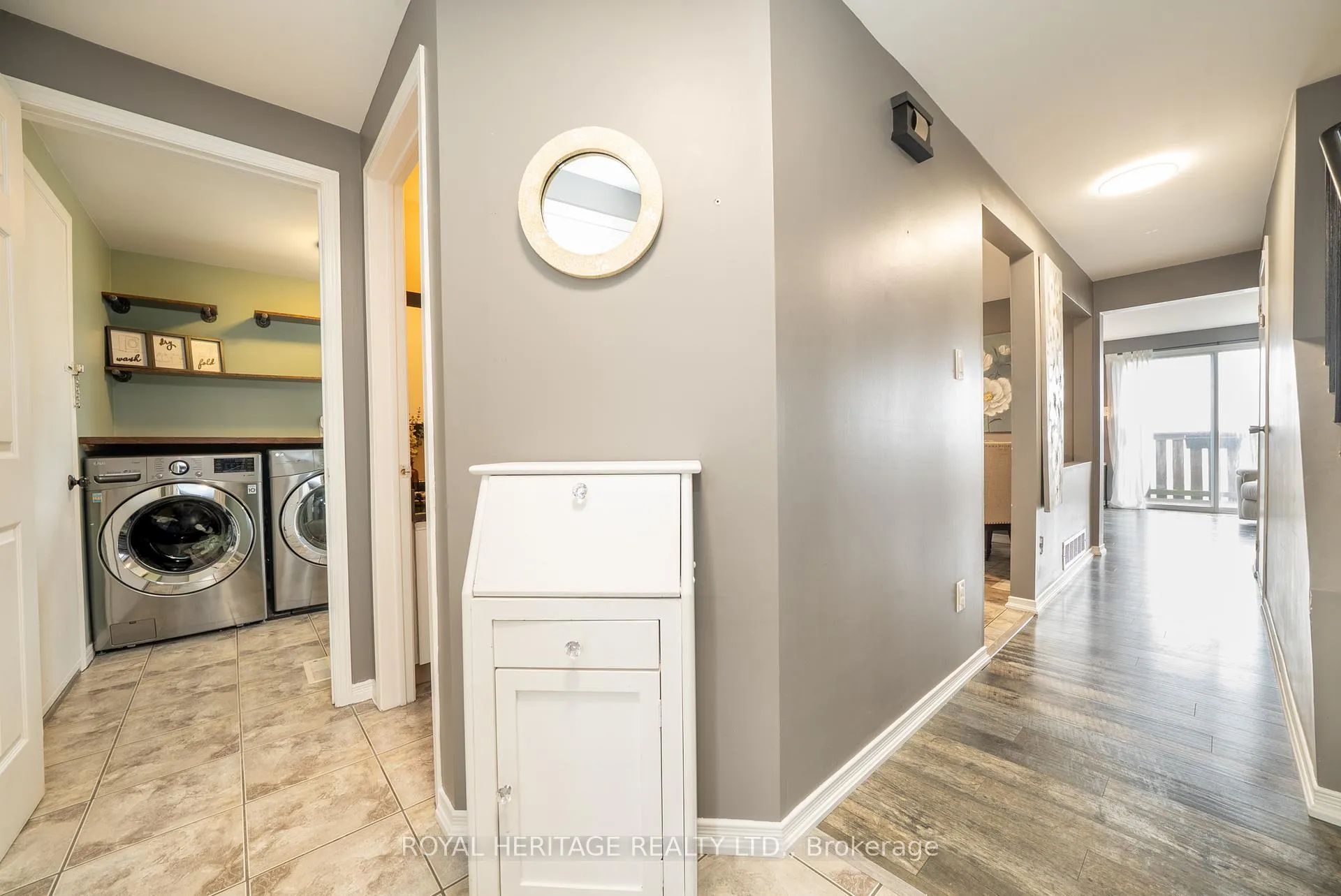 Photo 12 of 49 Browning Trail, Barrie, Letitia Heights — HOMEH