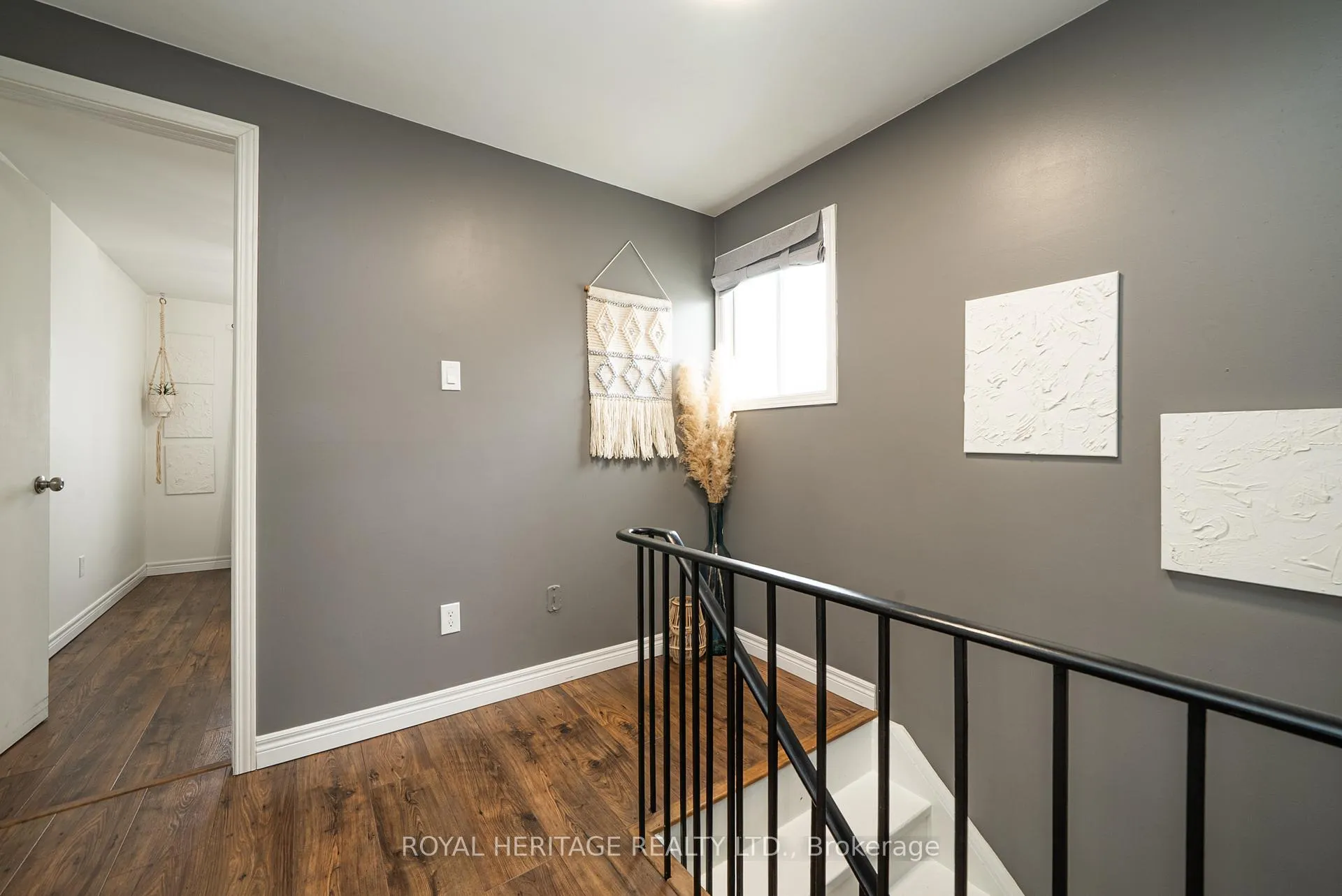 Photo 15 of 49 Browning Trail, Barrie, Letitia Heights — HOMEH