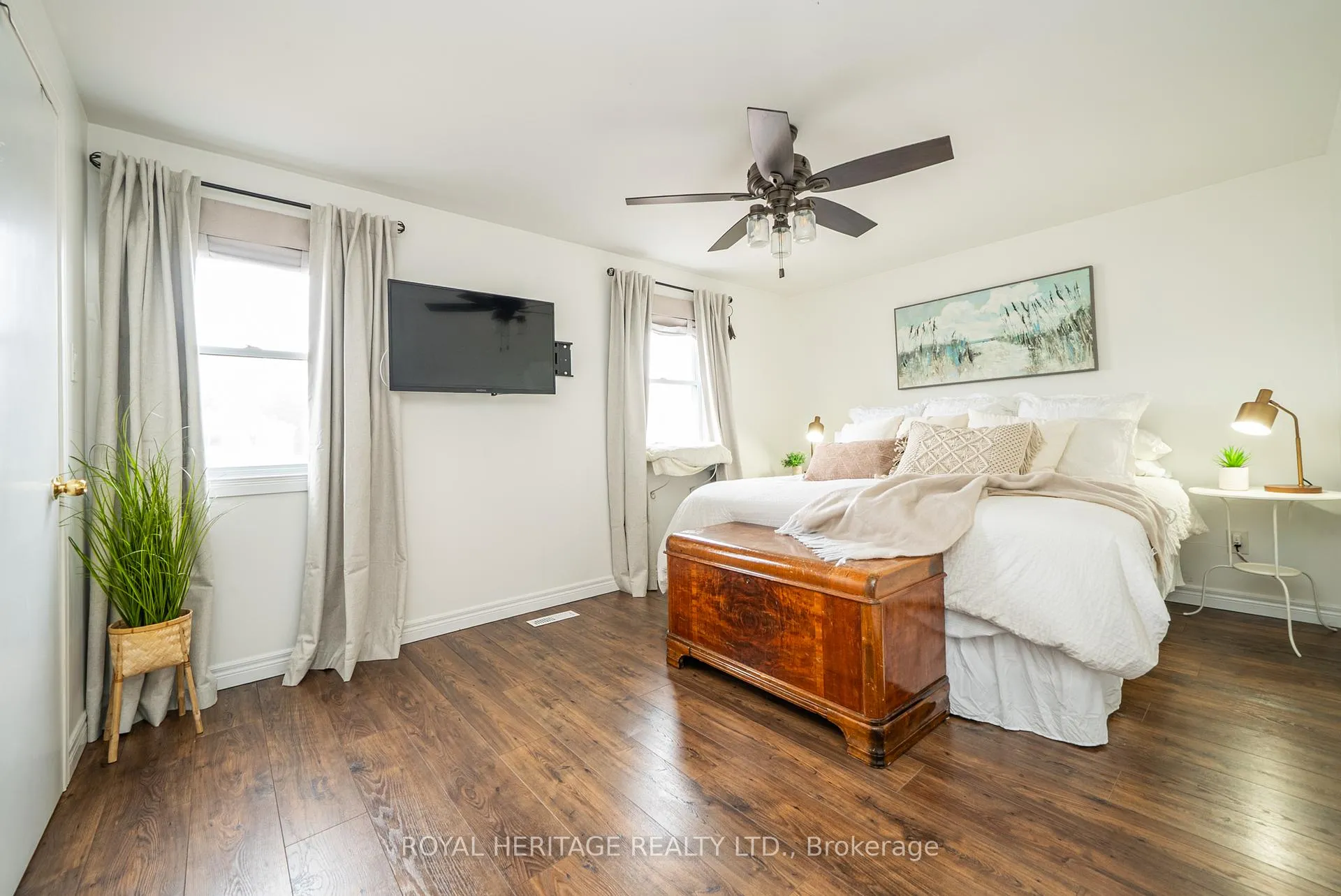 Photo 16 of 49 Browning Trail, Barrie, Letitia Heights — HOMEH