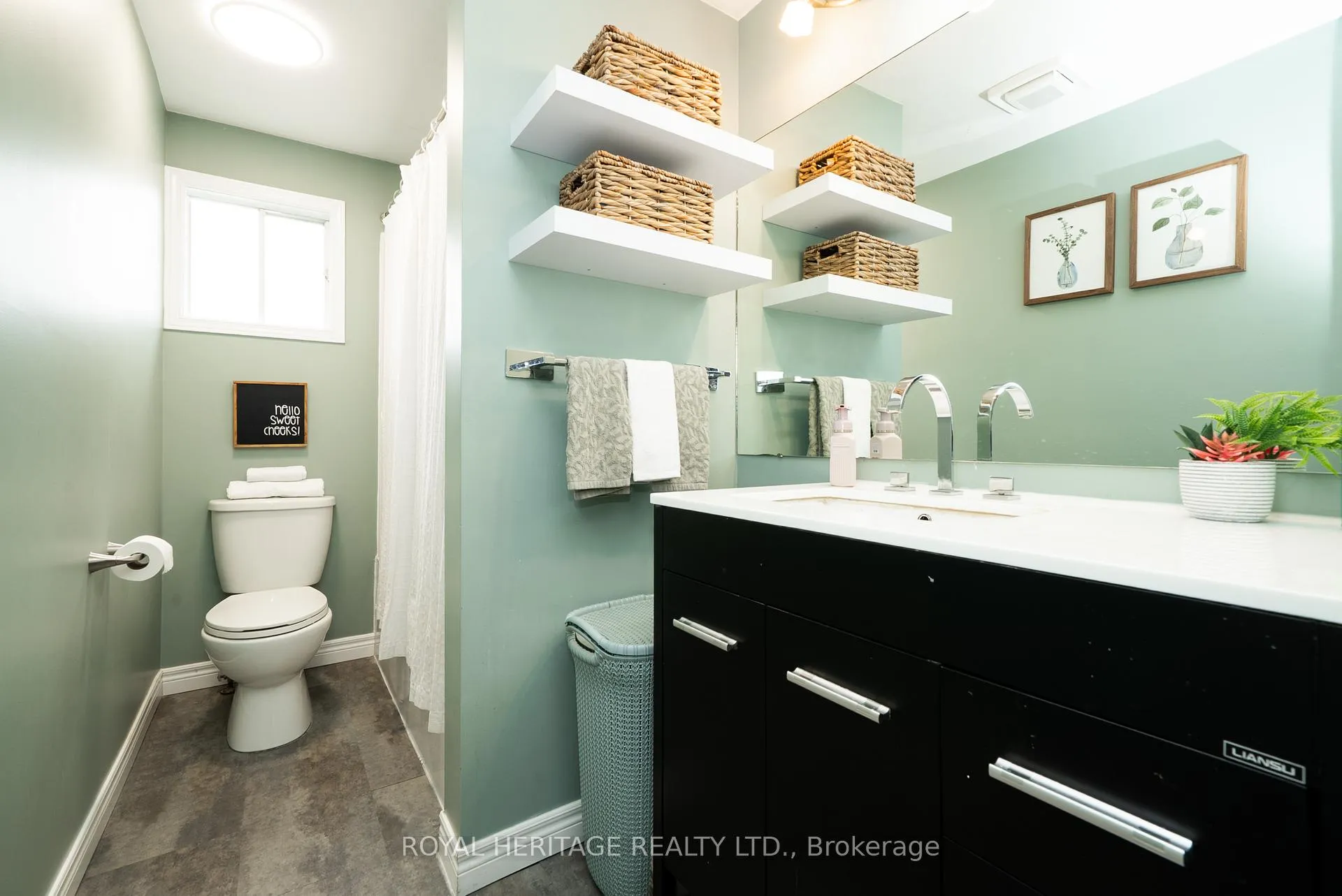 Photo 20 of 49 Browning Trail, Barrie, Letitia Heights — HOMEH