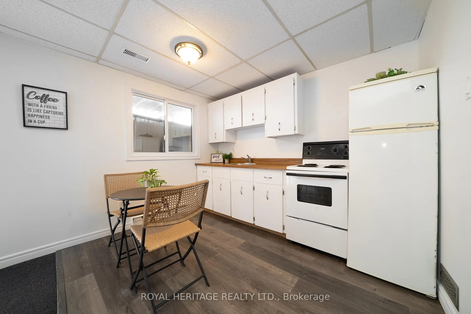 Photo 21 of 49 Browning Trail, Barrie, Letitia Heights — HOMEH