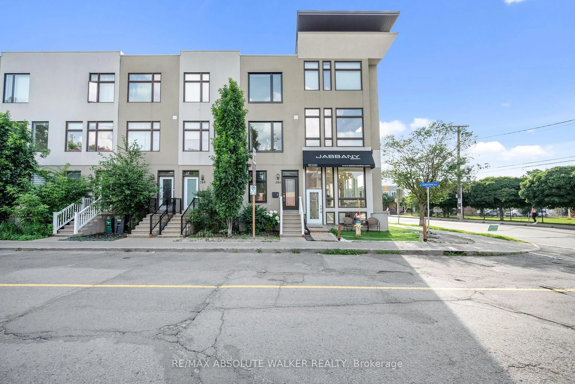 Front of 286 Cambridge Street Avenue N