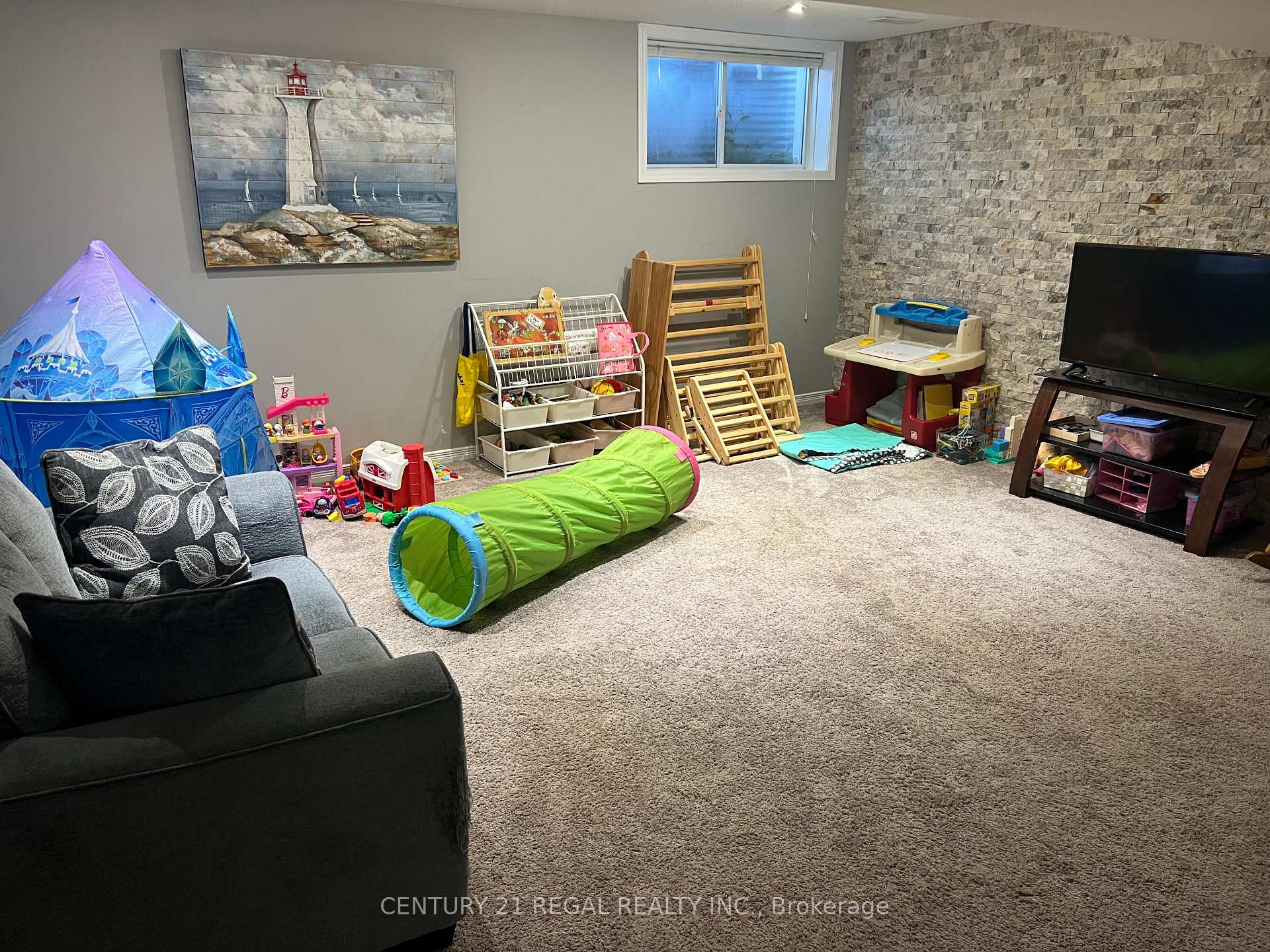 Photo 10 of 164 Maitland Street, Kitchener — HOMEH