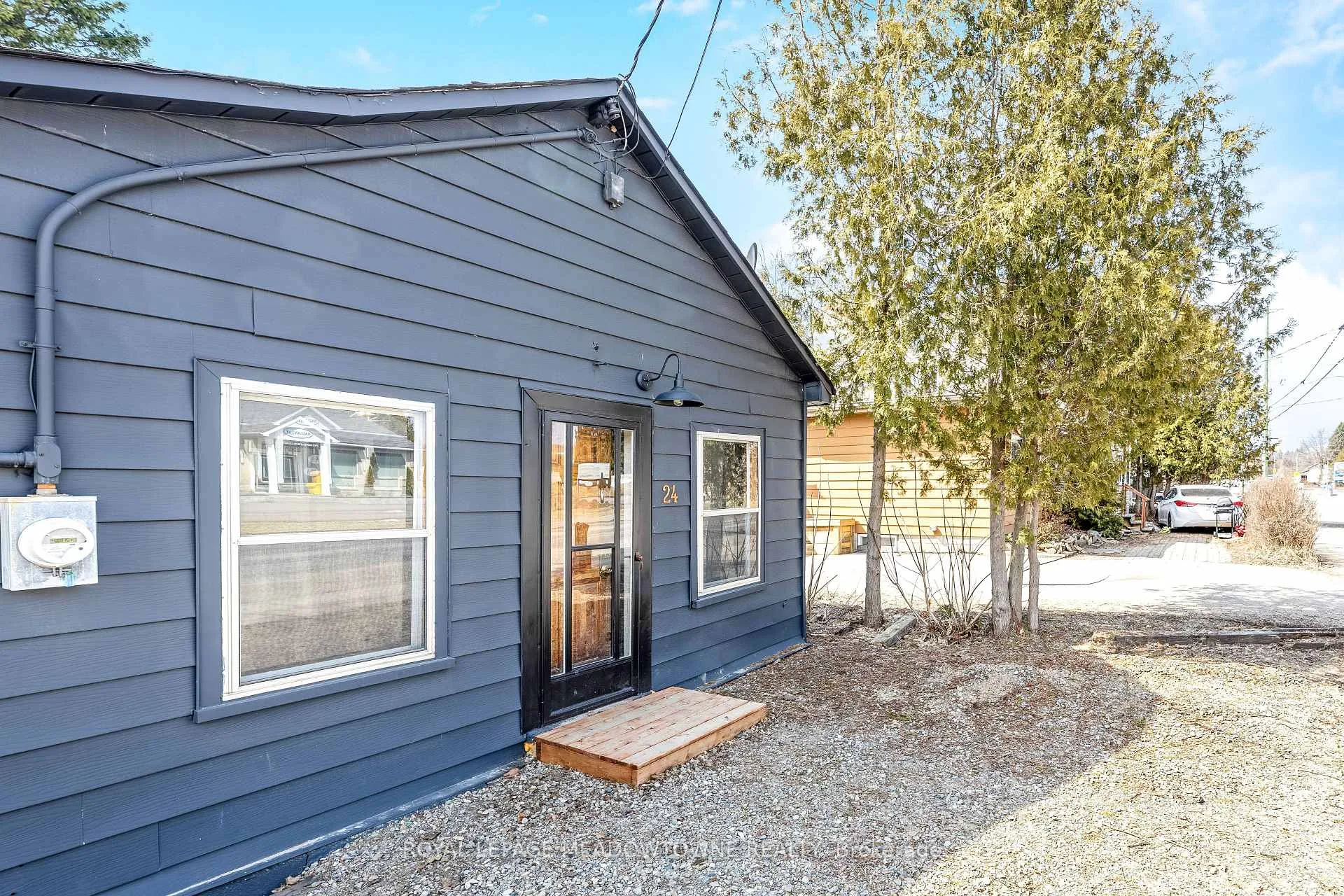 Photo 2 of 24 Trafalgar Road, Erin, Rural Erin — HOMEH