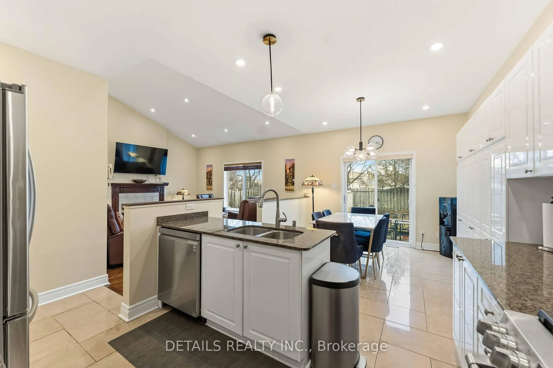 Photo 18 of 4124 Wolfe Point Way, Ottawa, Riverside South/Gloucester Glen — HOMEH