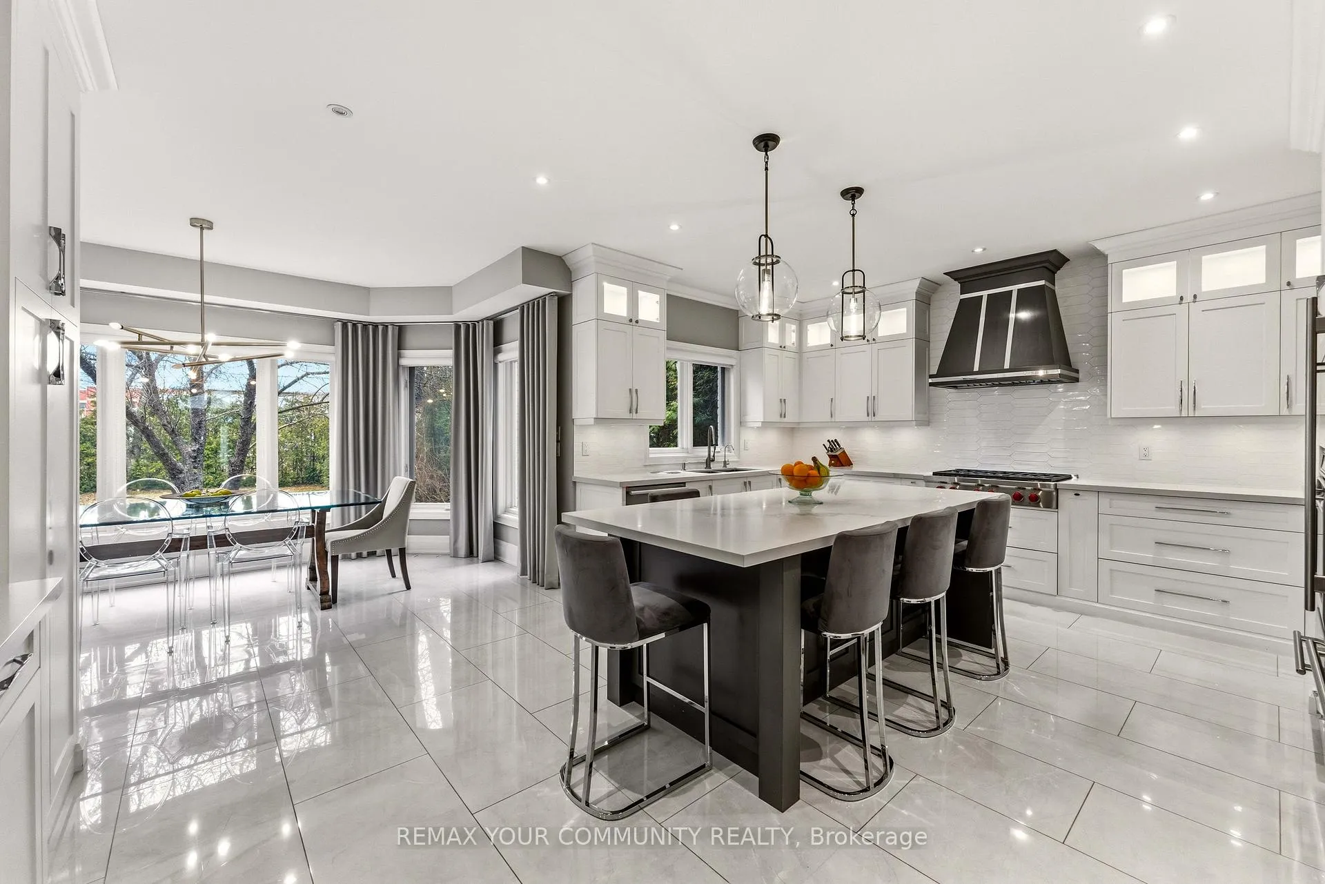 Photo 11 of 37 Vaughan Boulevard, Vaughan, Beverley Glen — HOMEH