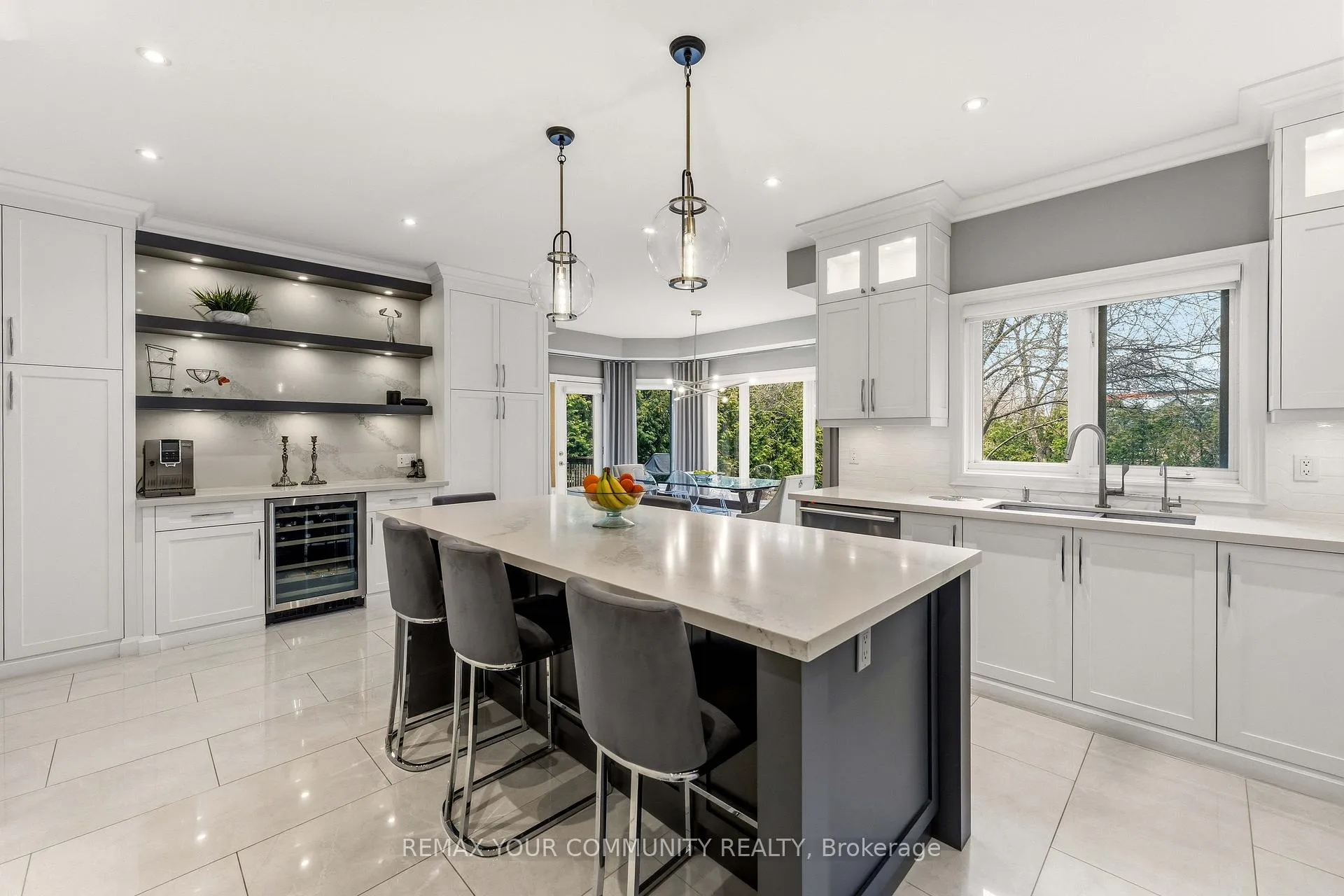 Photo 13 of 37 Vaughan Boulevard, Vaughan, Beverley Glen — HOMEH