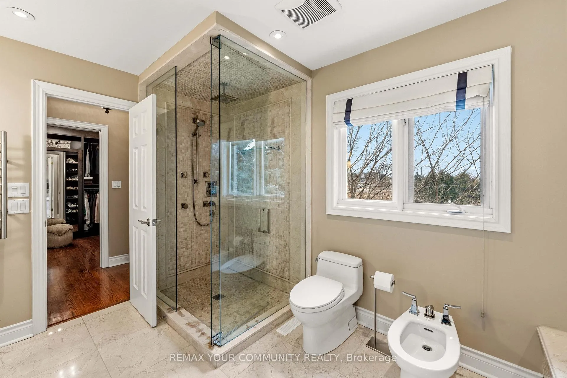 Photo 25 of 37 Vaughan Boulevard, Vaughan, Beverley Glen — HOMEH
