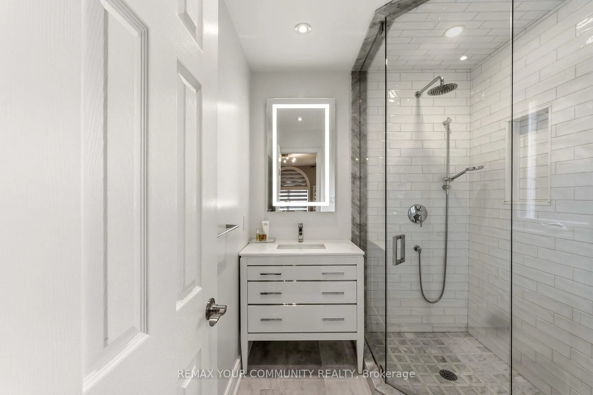 Photo 36 of 37 Vaughan Boulevard, Vaughan, Beverley Glen — HOMEH