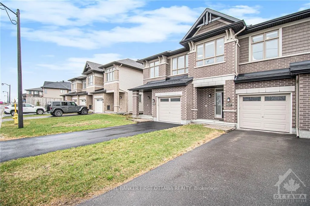Photo 2 of 427 Rainrock Crescent, Ottawa, Mer Bleue/Bradley Estates/Anderson Park — HOMEH