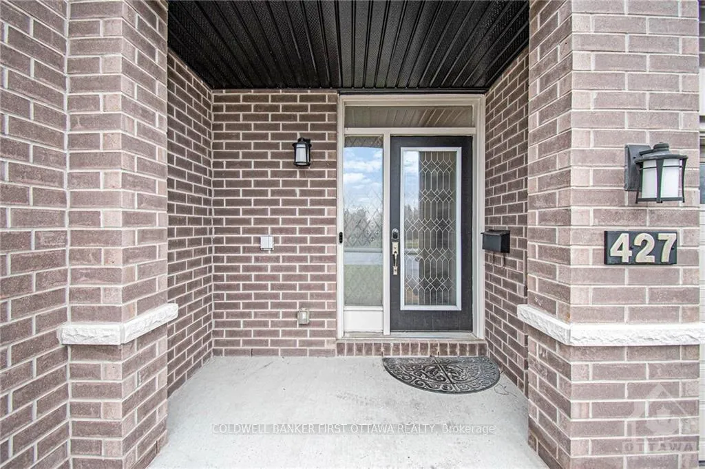 Photo 3 of 427 Rainrock Crescent, Ottawa, Mer Bleue/Bradley Estates/Anderson Park — HOMEH