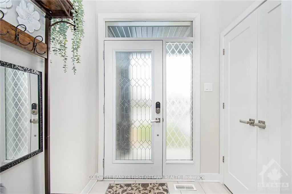 Photo 4 of 427 Rainrock Crescent, Ottawa, Mer Bleue/Bradley Estates/Anderson Park — HOMEH