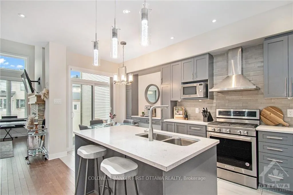 Photo 7 of 427 Rainrock Crescent, Ottawa, Mer Bleue/Bradley Estates/Anderson Park — HOMEH