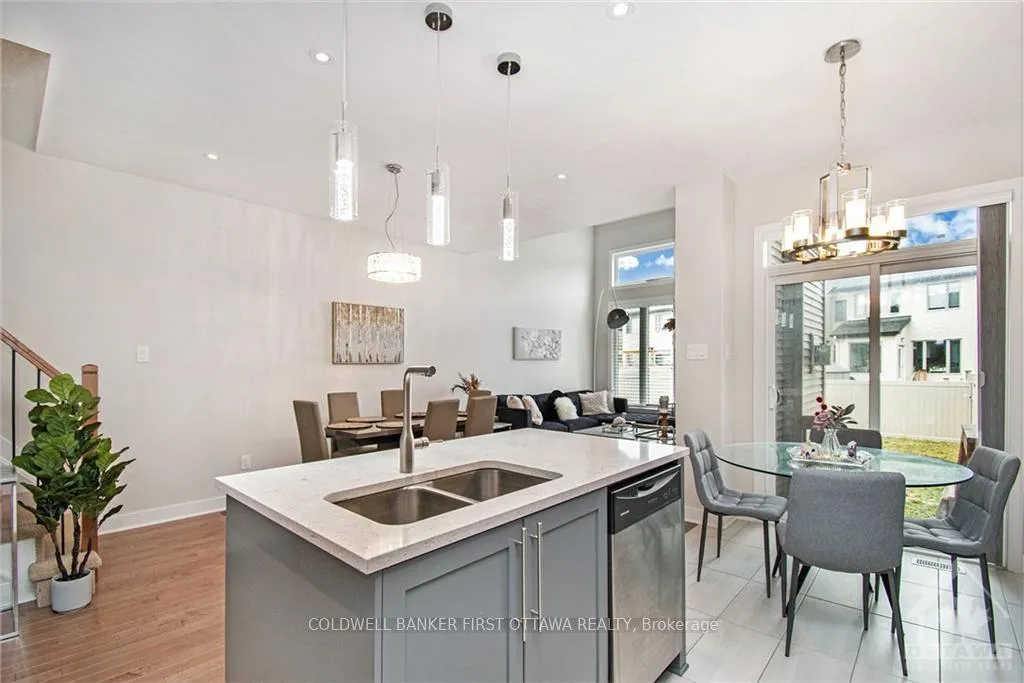 Photo 10 of 427 Rainrock Crescent, Ottawa, Mer Bleue/Bradley Estates/Anderson Park — HOMEH