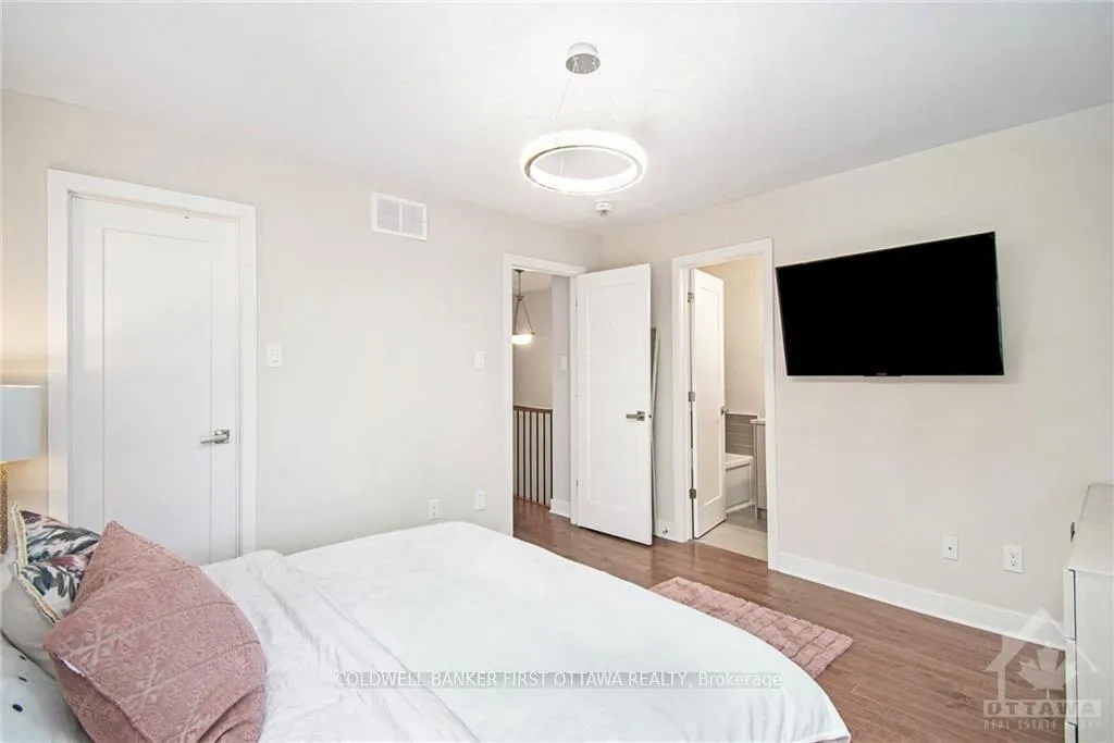 Photo 17 of 427 Rainrock Crescent, Ottawa, Mer Bleue/Bradley Estates/Anderson Park — HOMEH