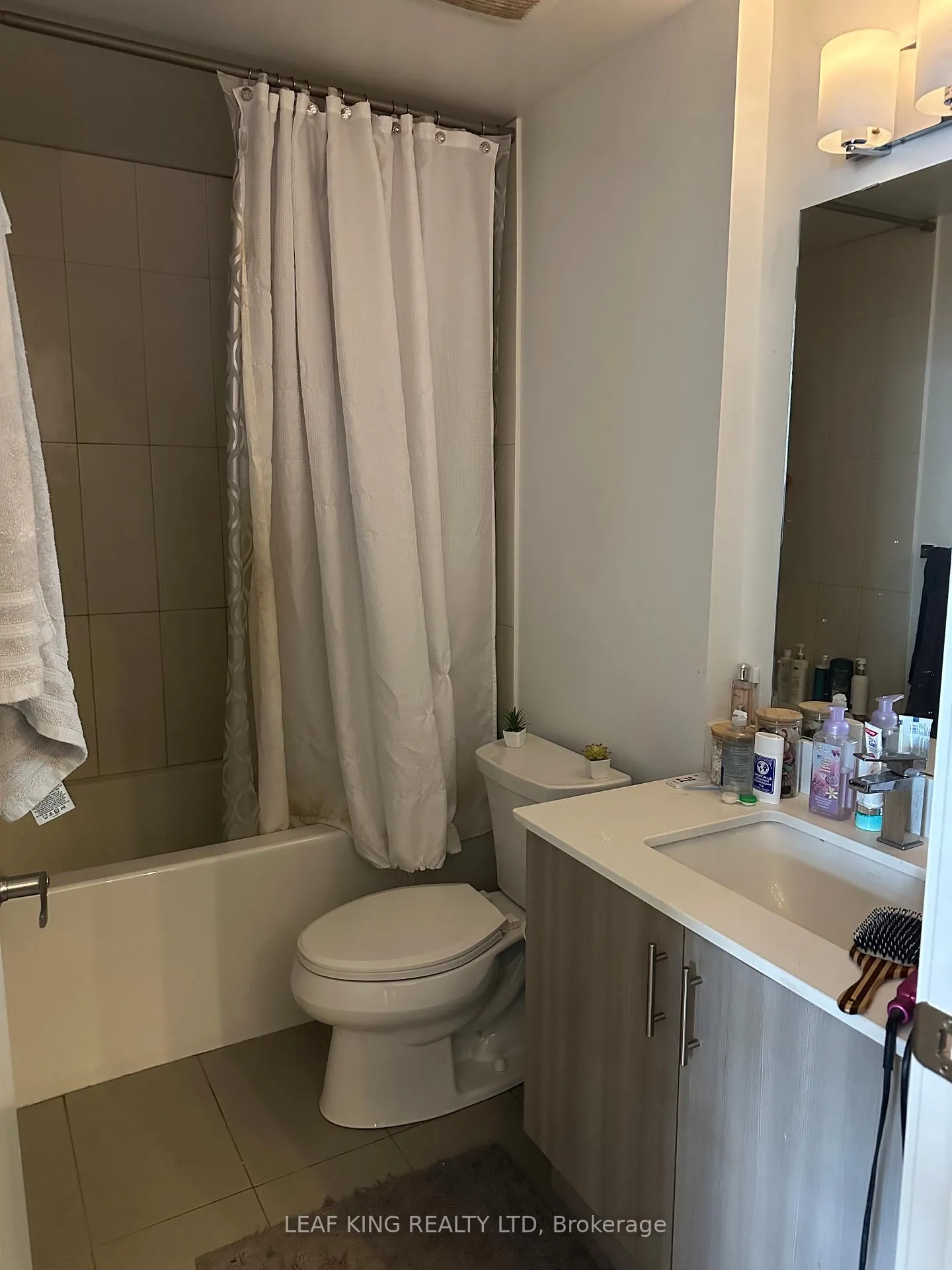 Photo 5 of Unit 1007, 550 North Service Road, Grimsby, Grimsby Beach — HOMEH