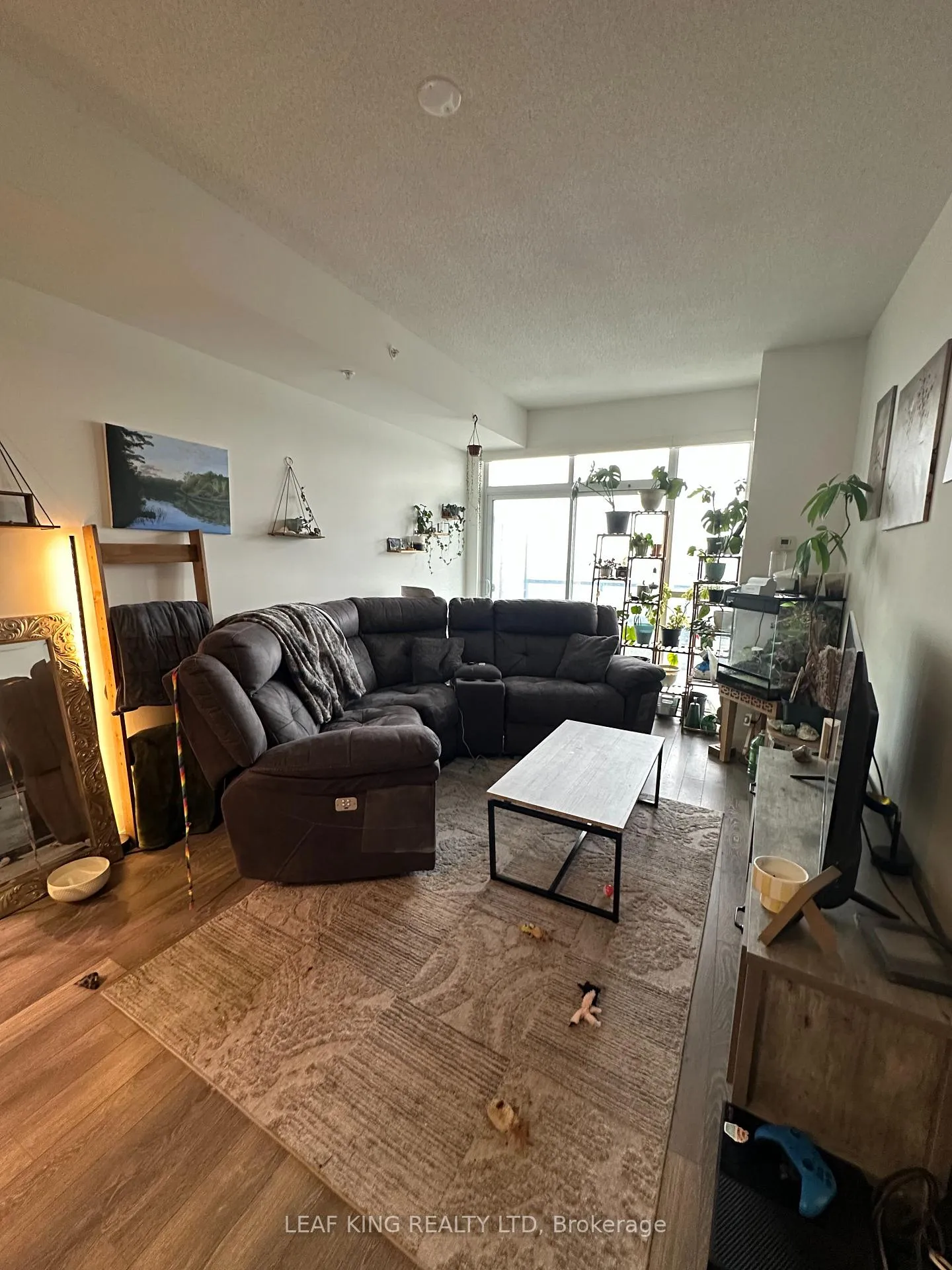 Photo 10 of Unit 1007, 550 North Service Road, Grimsby, Grimsby Beach — HOMEH
