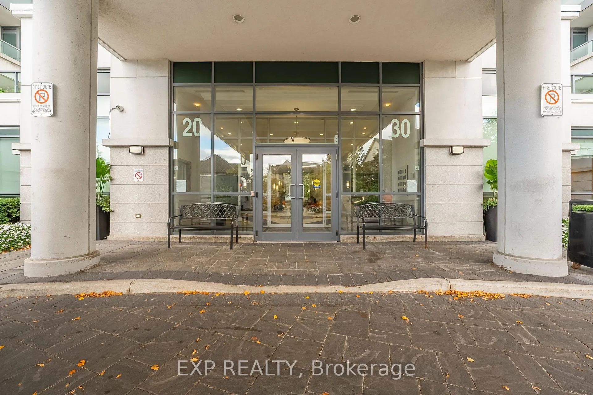 Photo 4 of Unit 105, 20 North Park Road, Vaughan, Beverley Glen — HOMEH