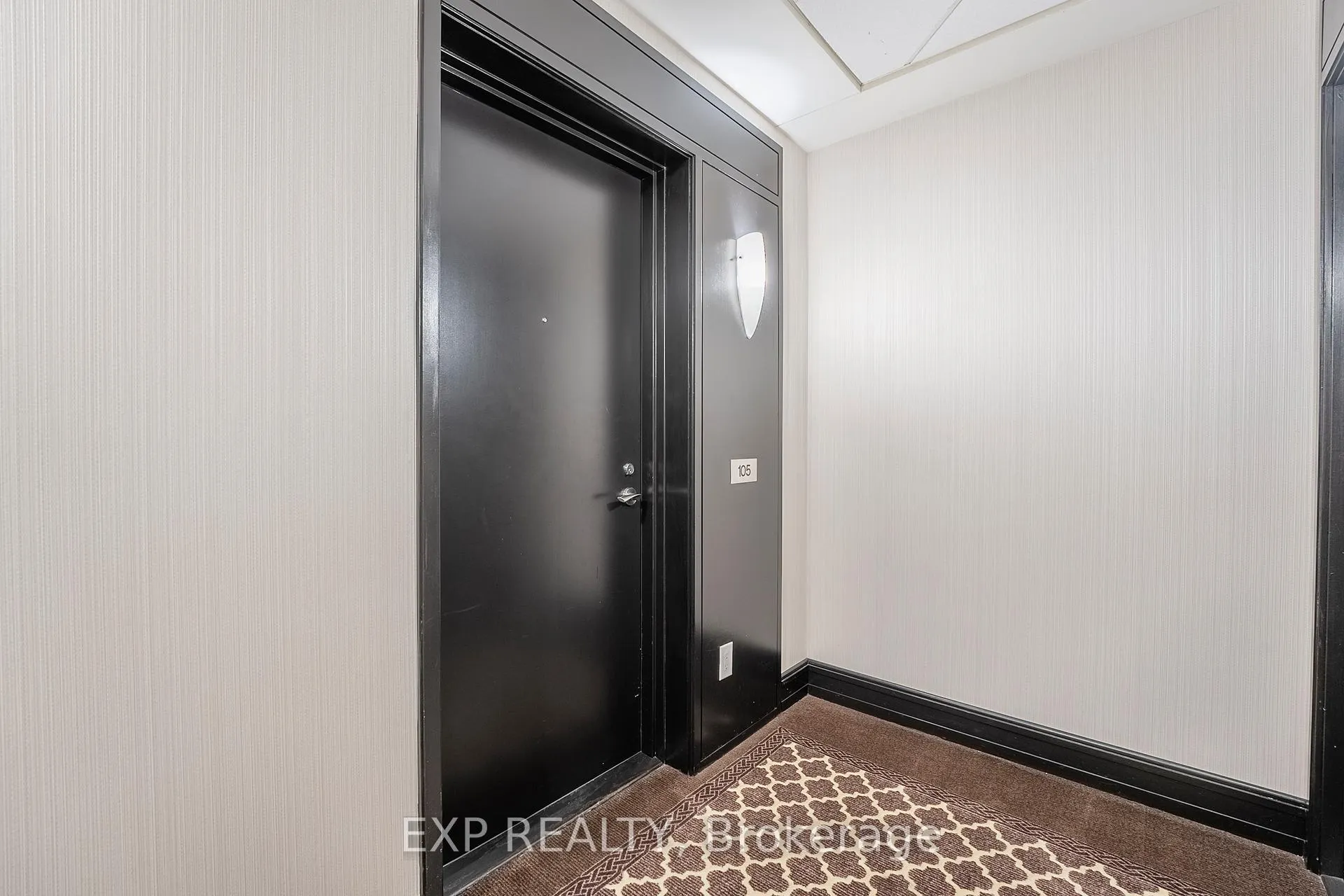 Photo 5 of Unit 105, 20 North Park Road, Vaughan, Beverley Glen — HOMEH