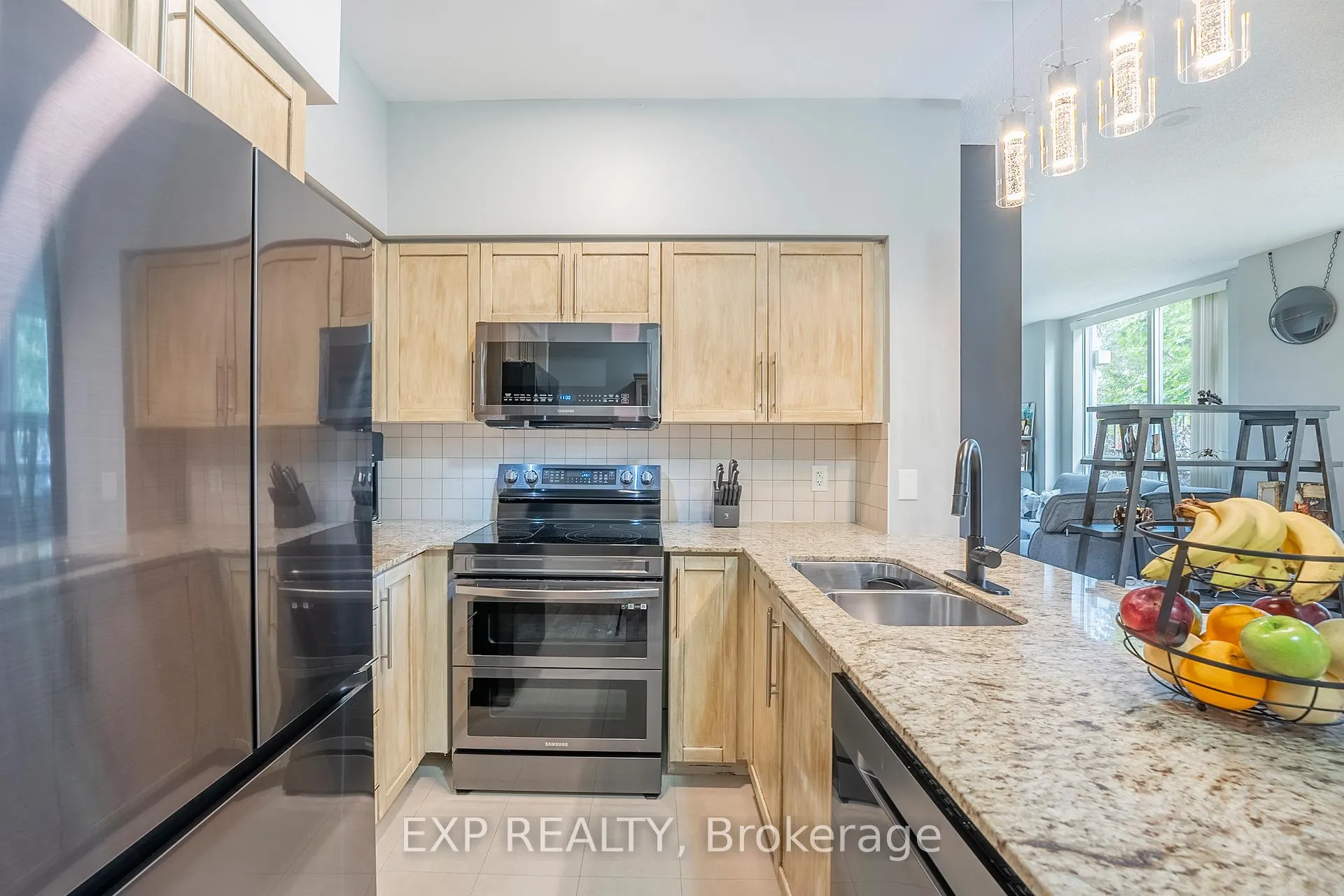 Photo 8 of Unit 105, 20 North Park Road, Vaughan, Beverley Glen — HOMEH