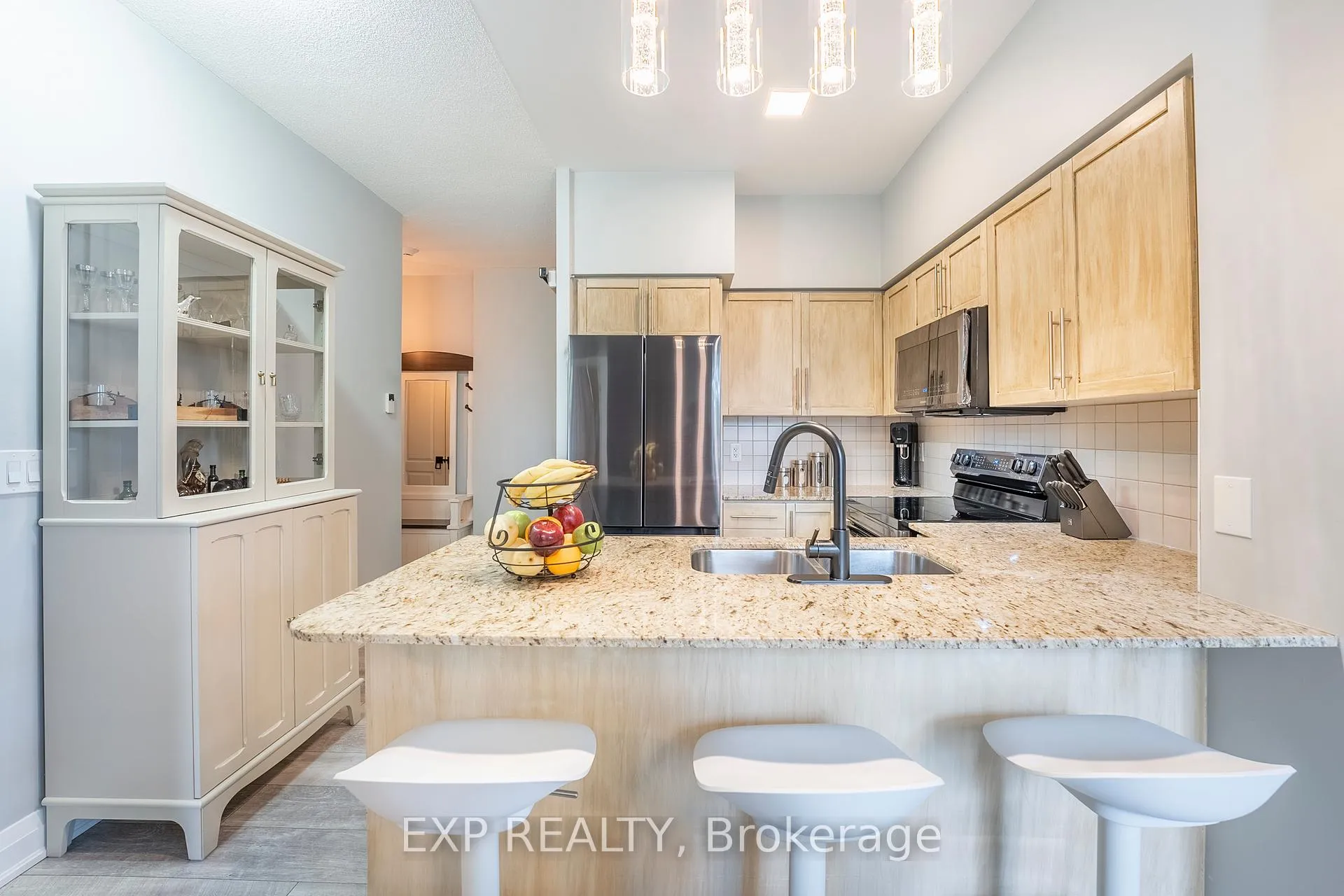 Photo 9 of Unit 105, 20 North Park Road, Vaughan, Beverley Glen — HOMEH