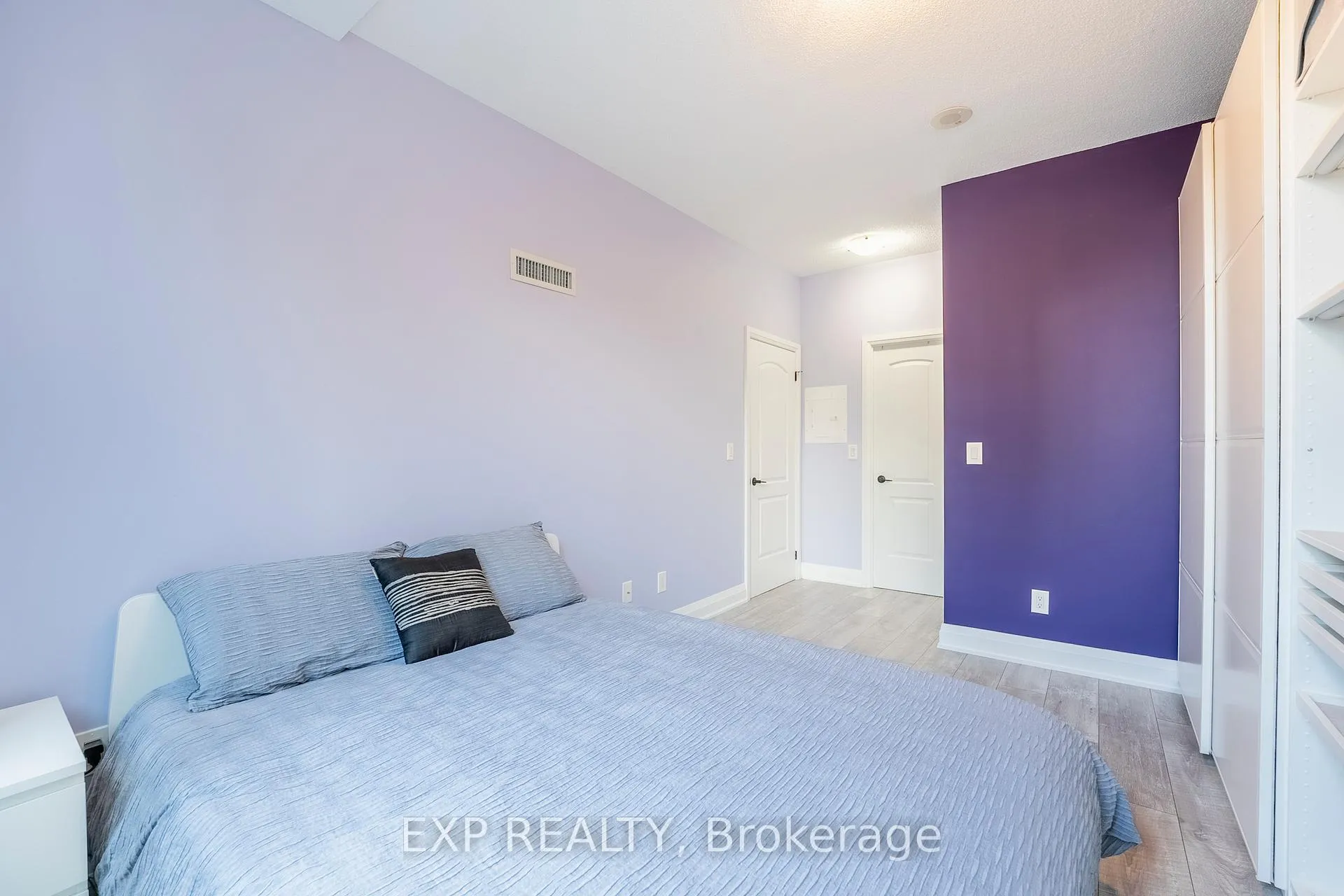 Photo 16 of Unit 105, 20 North Park Road, Vaughan, Beverley Glen — HOMEH