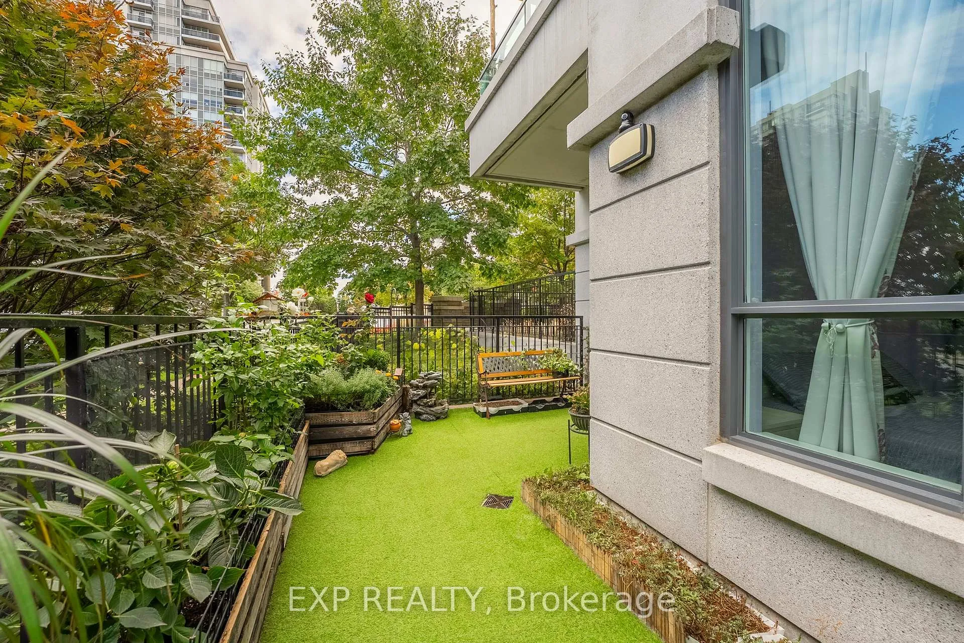 Photo 22 of Unit 105, 20 North Park Road, Vaughan, Beverley Glen — HOMEH