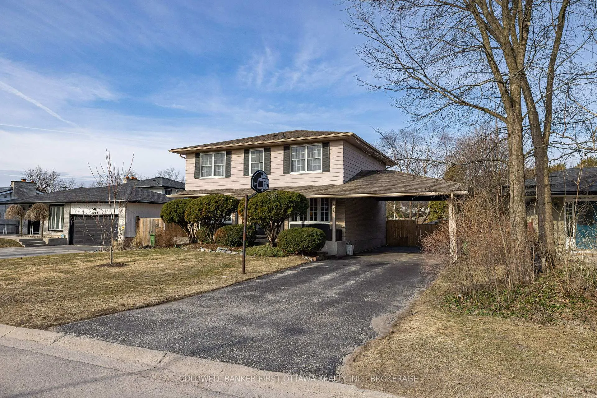 Photo 1 of 695 Laidlaw Crescent, Kingston, South of Taylor-Kidd Blvd — HOMEH