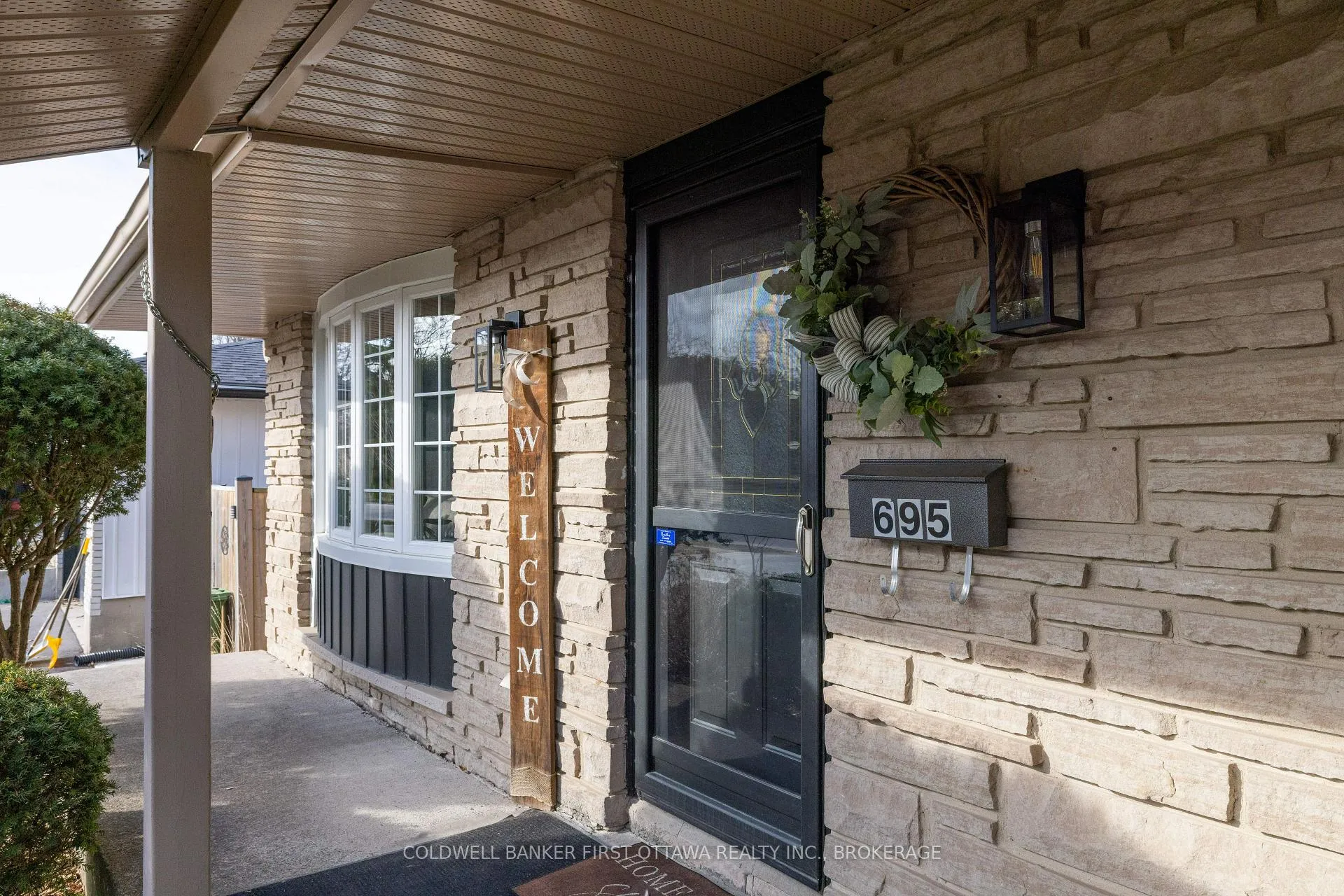 Photo 4 of 695 Laidlaw Crescent, Kingston, South of Taylor-Kidd Blvd — HOMEH