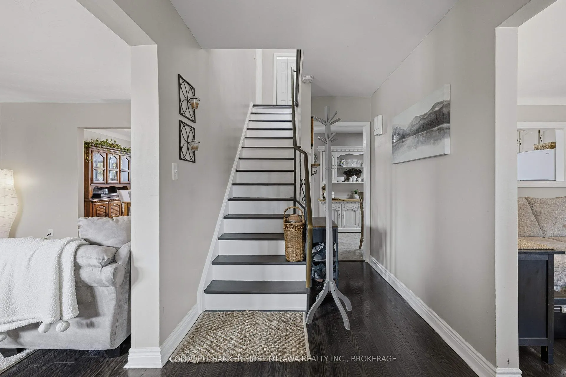 Photo 6 of 695 Laidlaw Crescent, Kingston, South of Taylor-Kidd Blvd — HOMEH