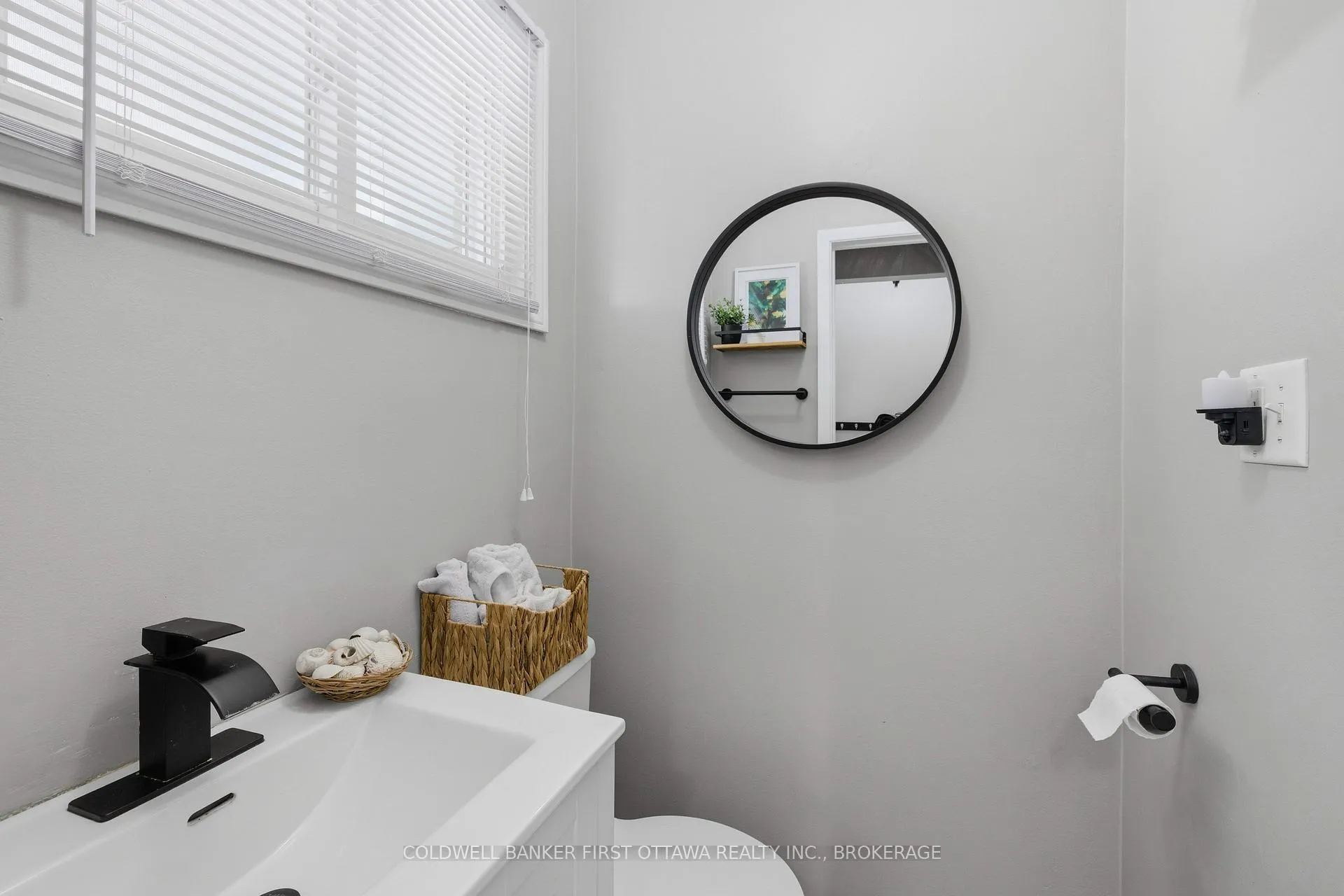 Photo 20 of 695 Laidlaw Crescent, Kingston, South of Taylor-Kidd Blvd — HOMEH
